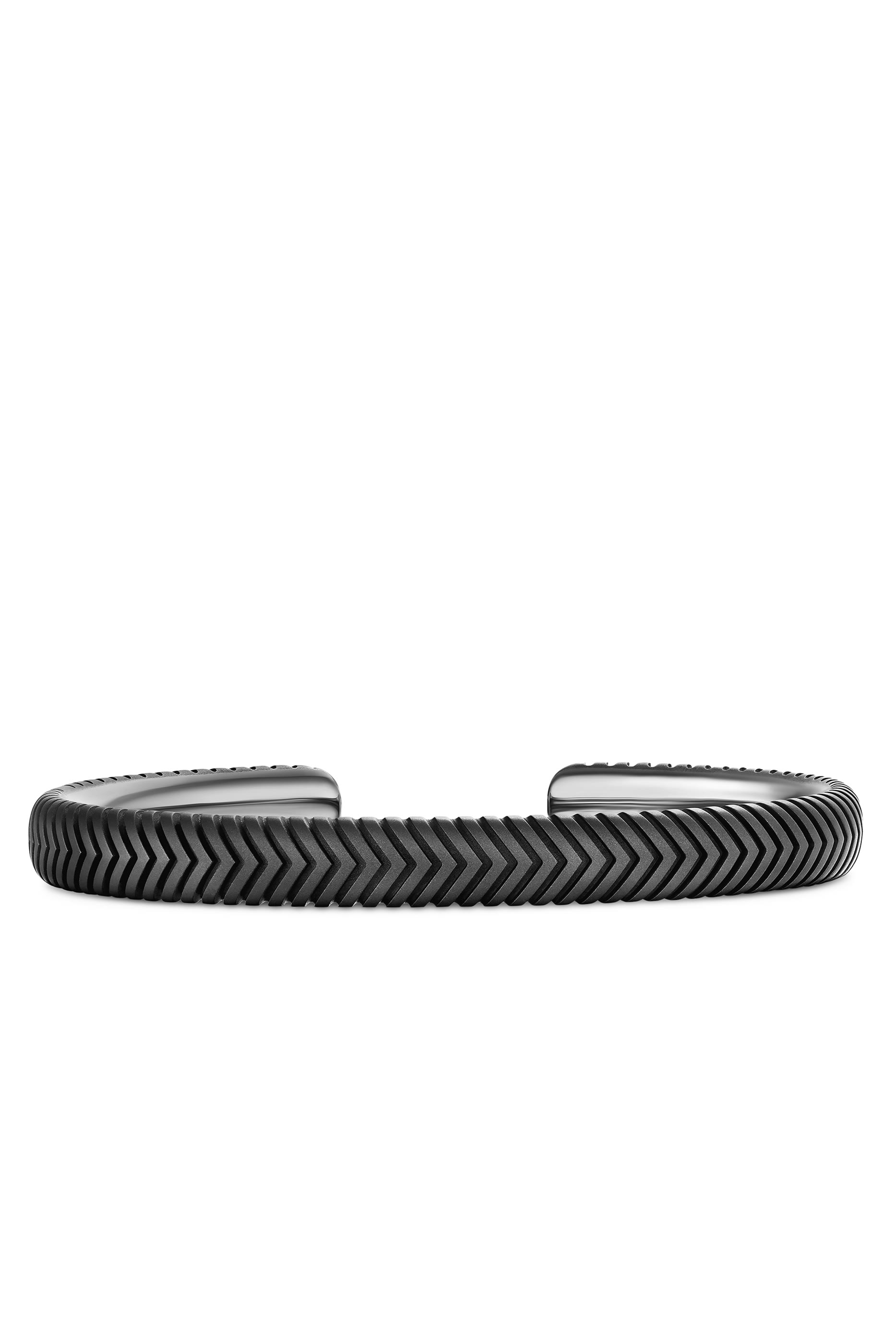 سوار مفتوح بخطوط شيفرون والتيتانيوم الأسود