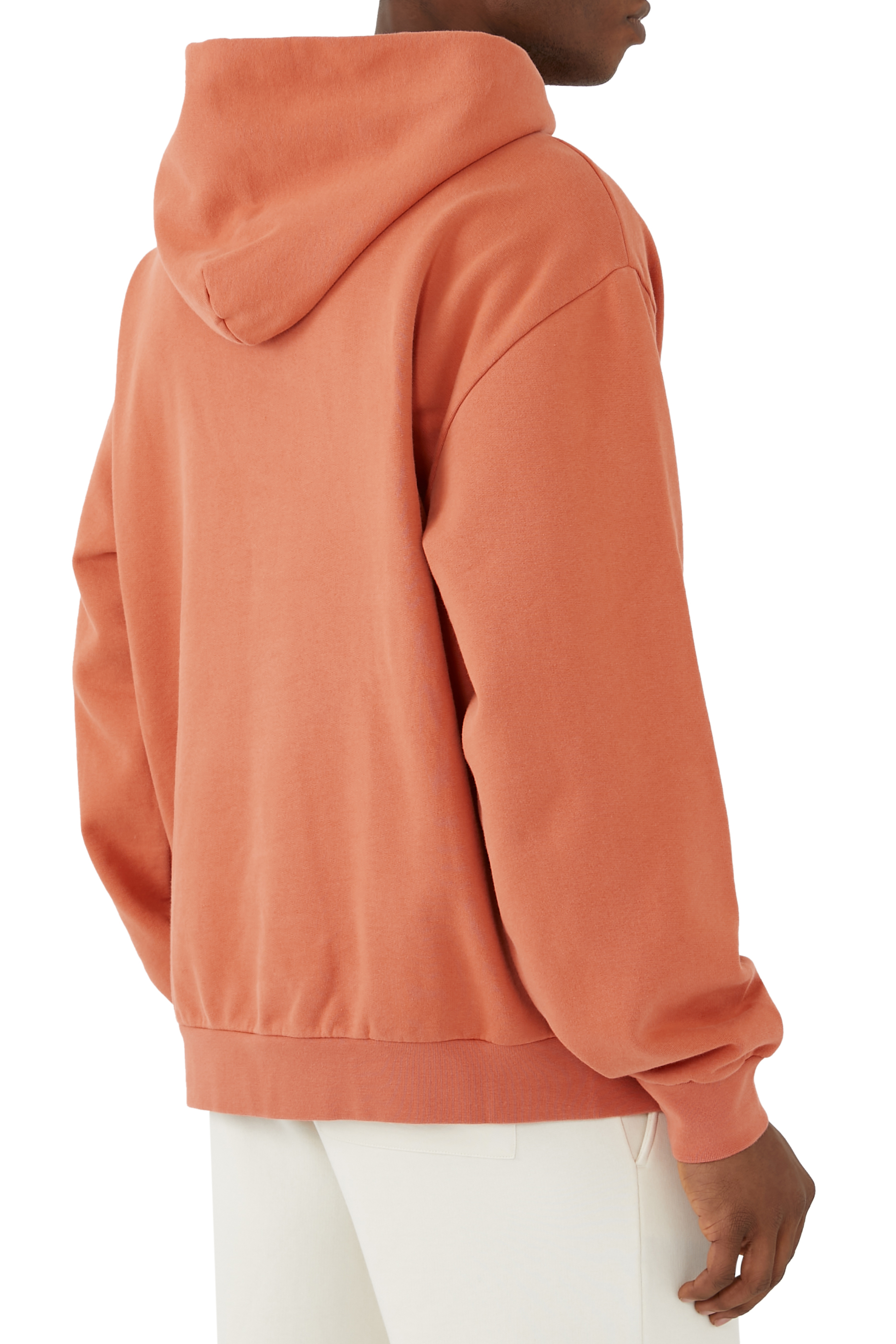 هودي مونكلر X صالح بمبوري بشعار الماركة