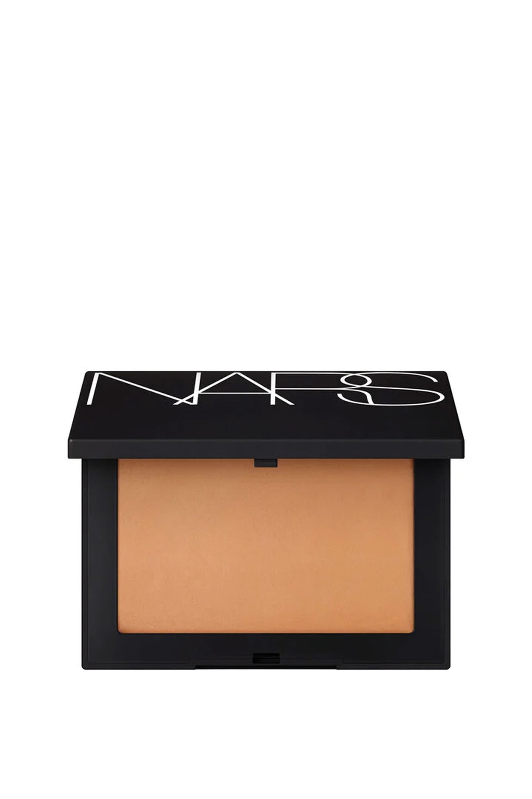 بودرة مضغوطة لتثبيت المكياج عاكسة للضوء