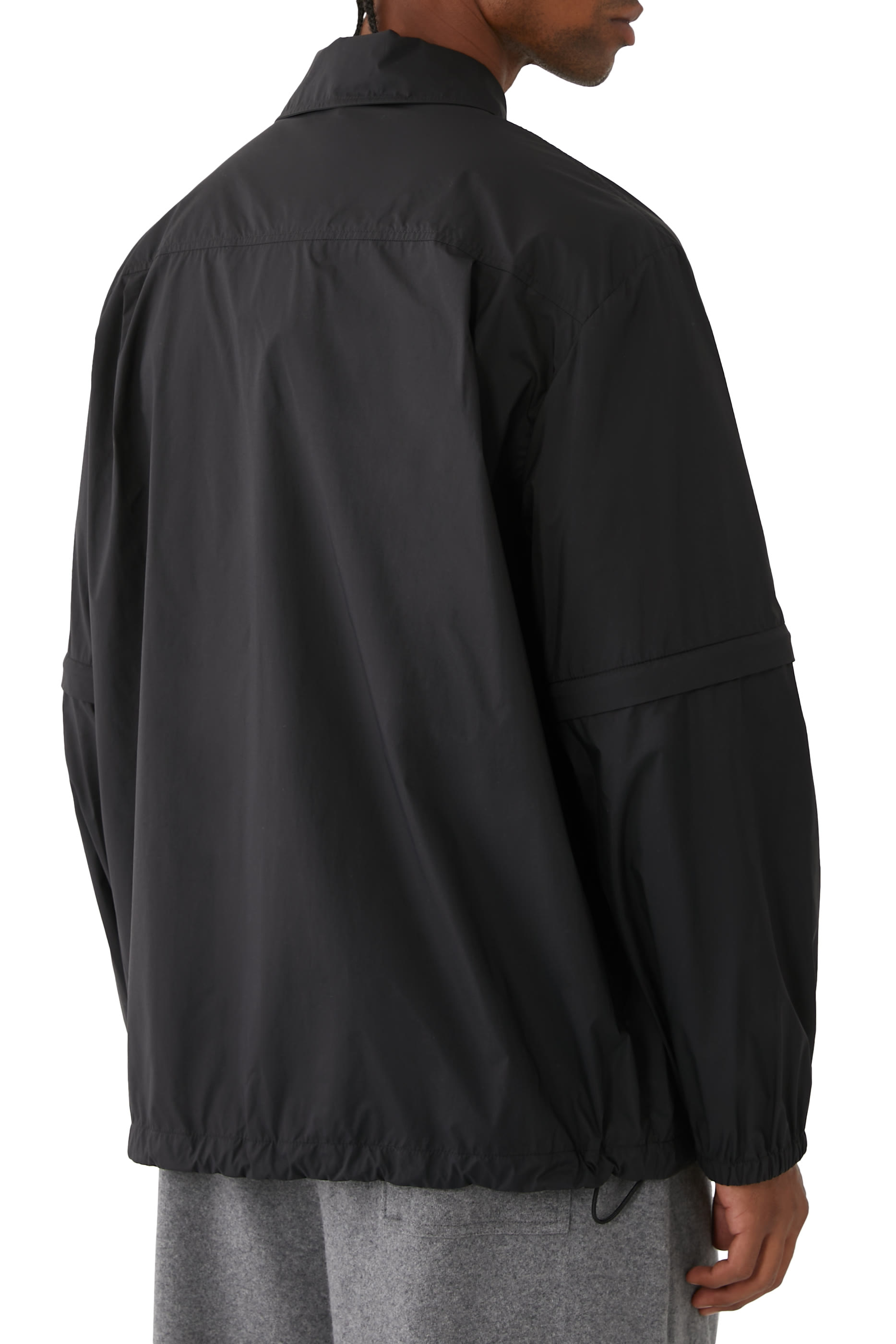 قميص نايلون بأكمام طويلة