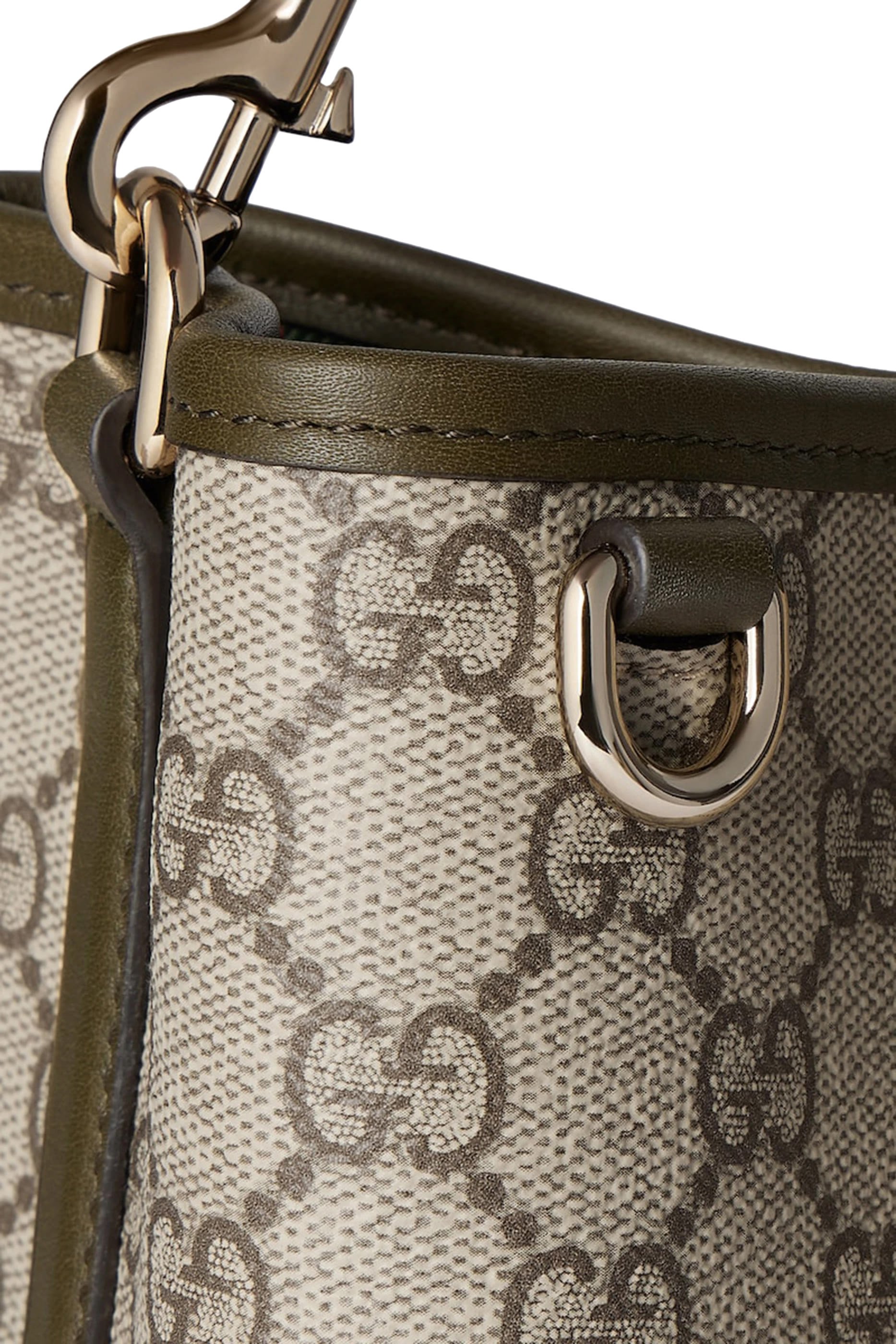 حقيبة باكيت صغيرة بشعار الماركة