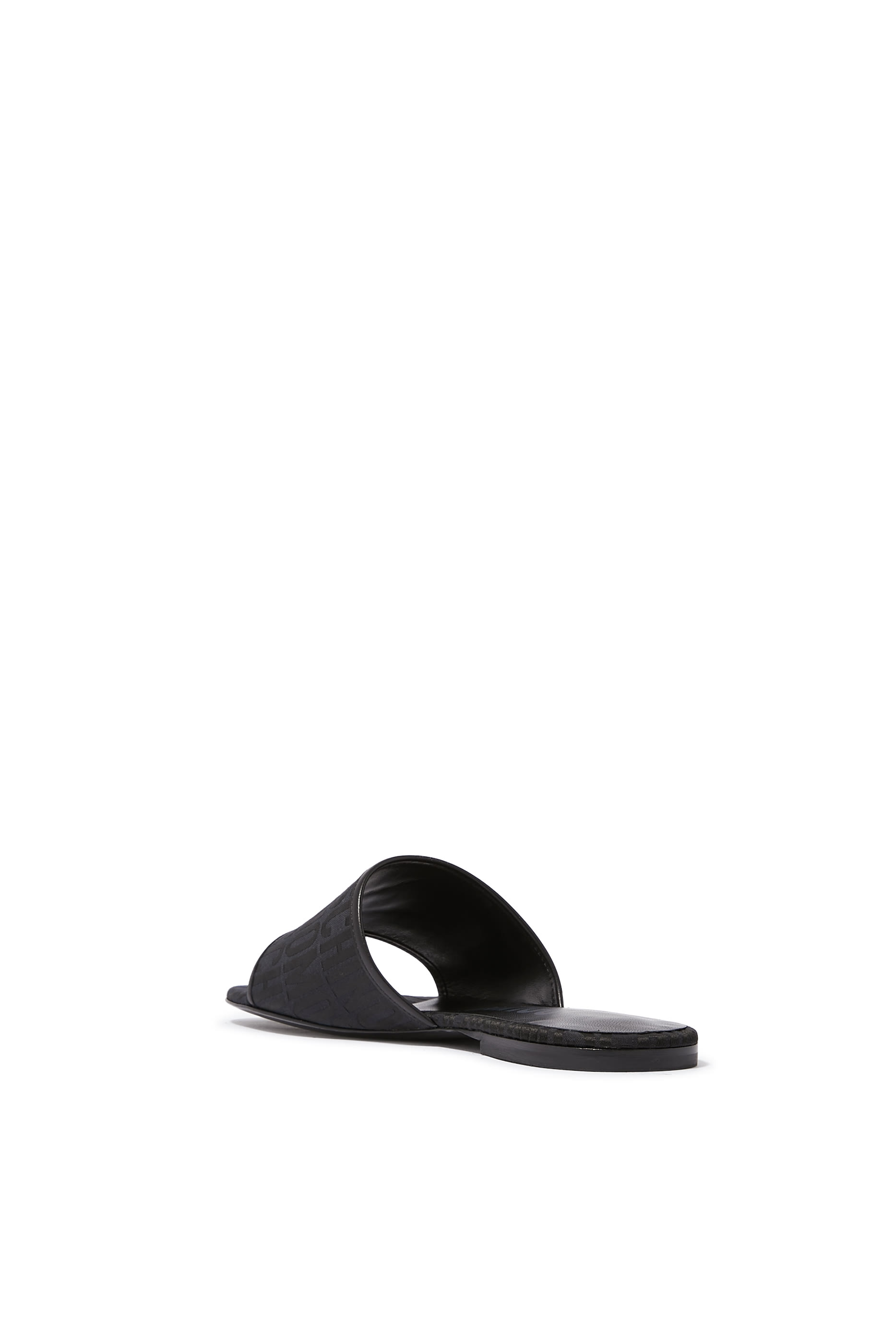 حذاء خفيف بتصيم سهل الإرتداء وشعار الماركة