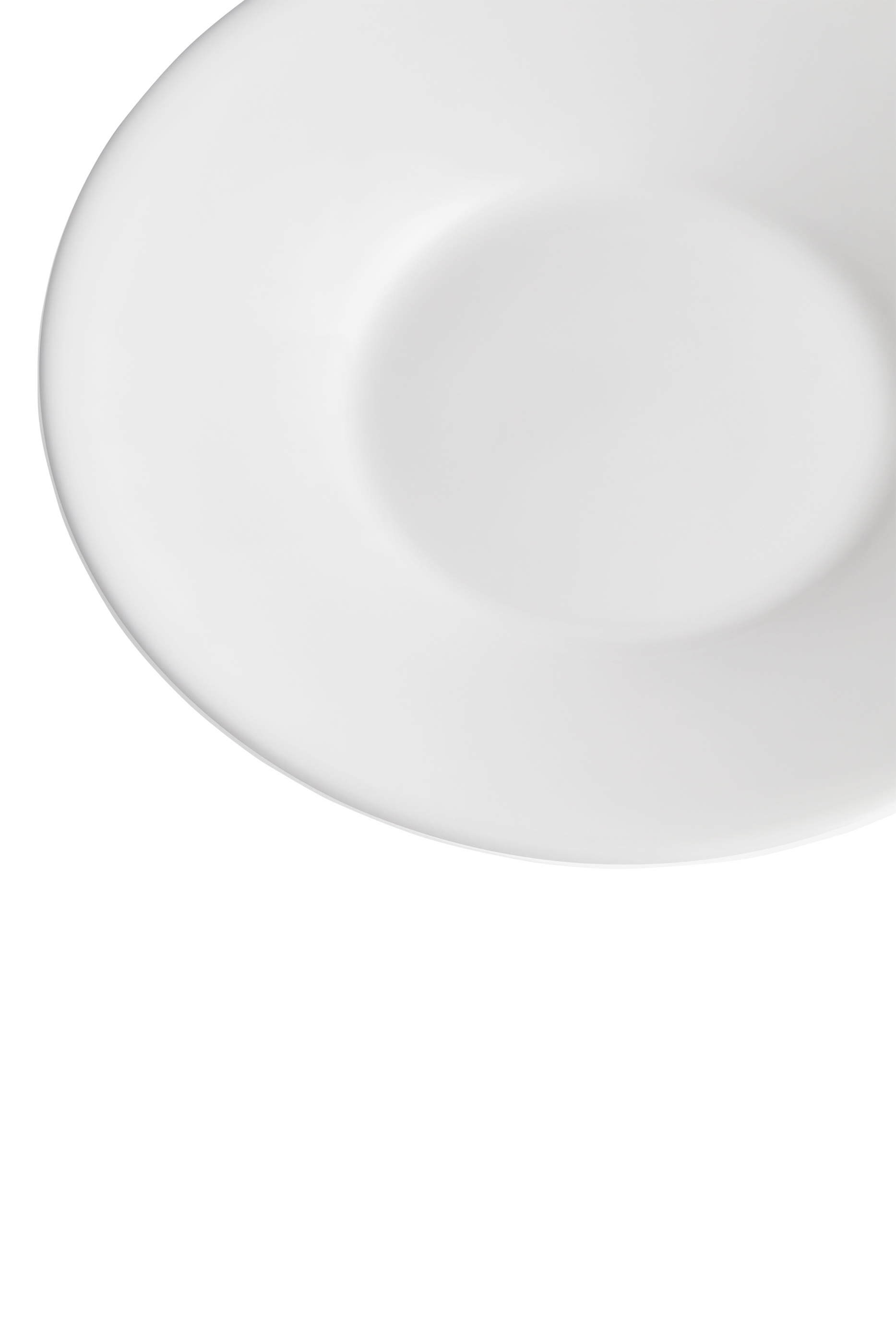 فنجان قهوة وطبق جاسبر كونران