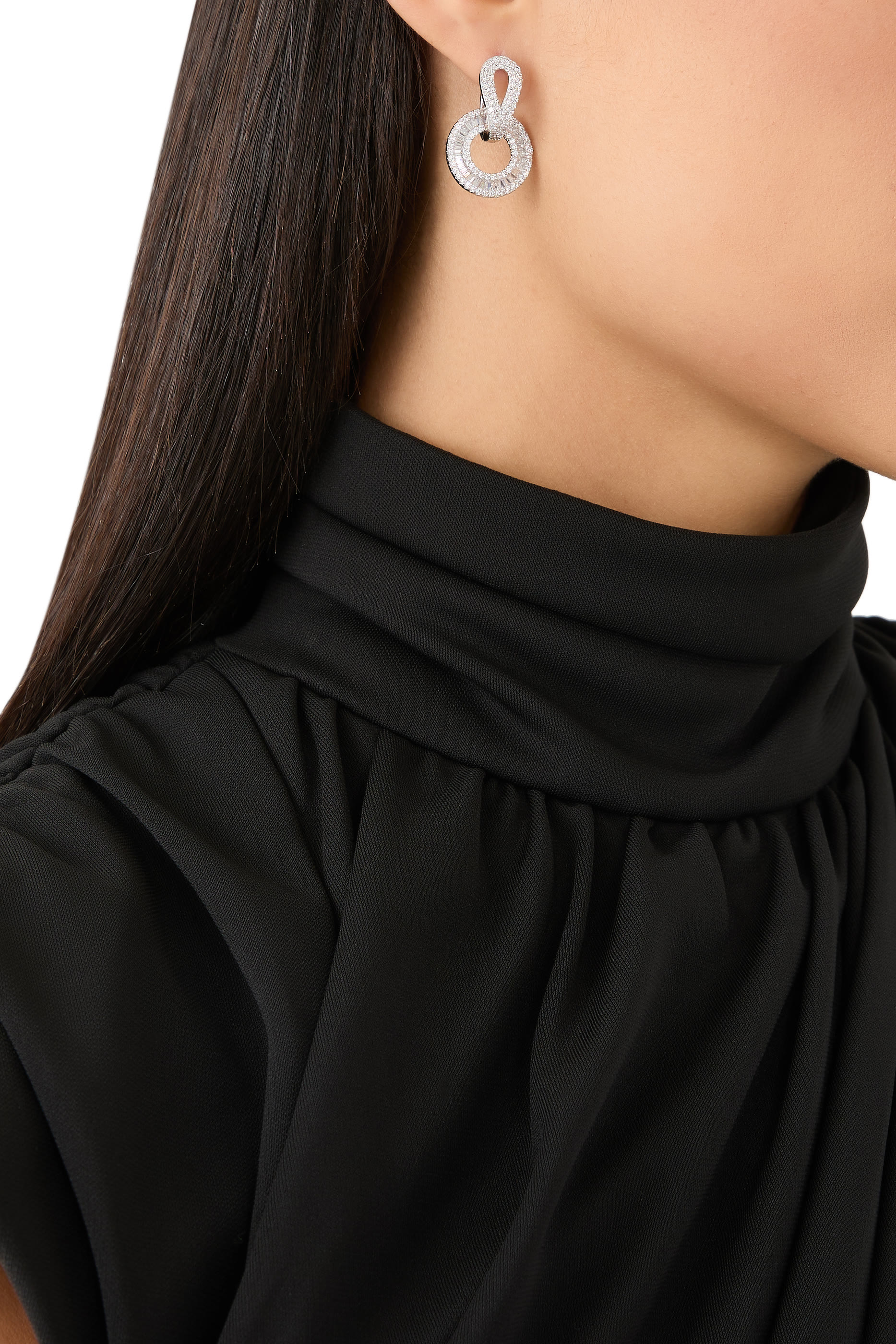 أقراط دائرية متدلية مفتوحة مرصعة بأحجار مستطيلة