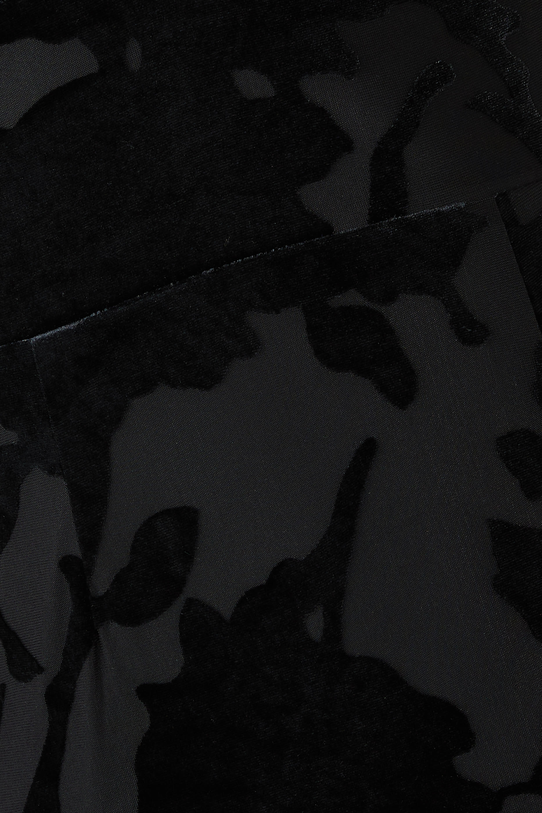 فستان سهرة بطول الأرضية بلا أكمام