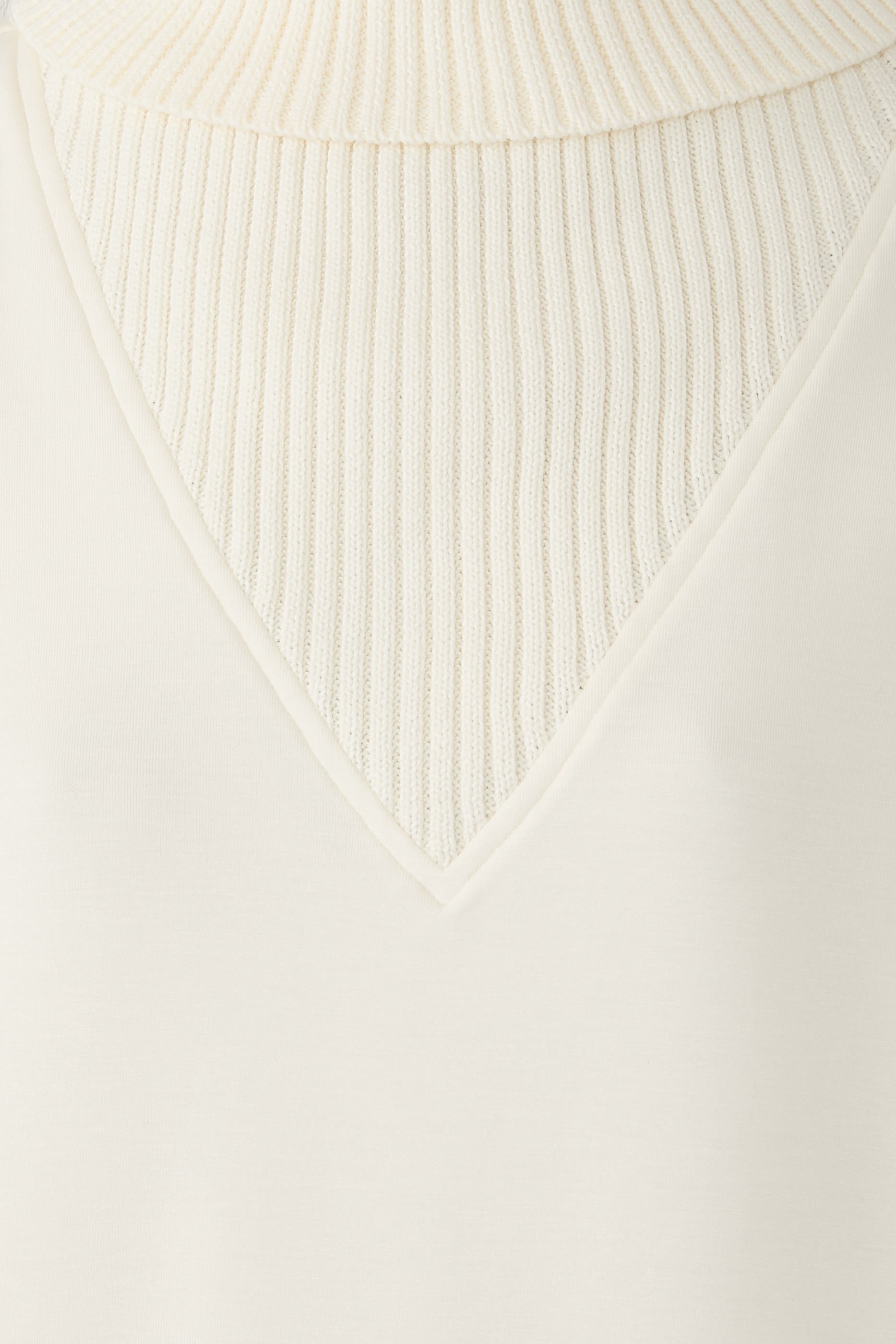 سويت شيرت هانا بياقة عالية