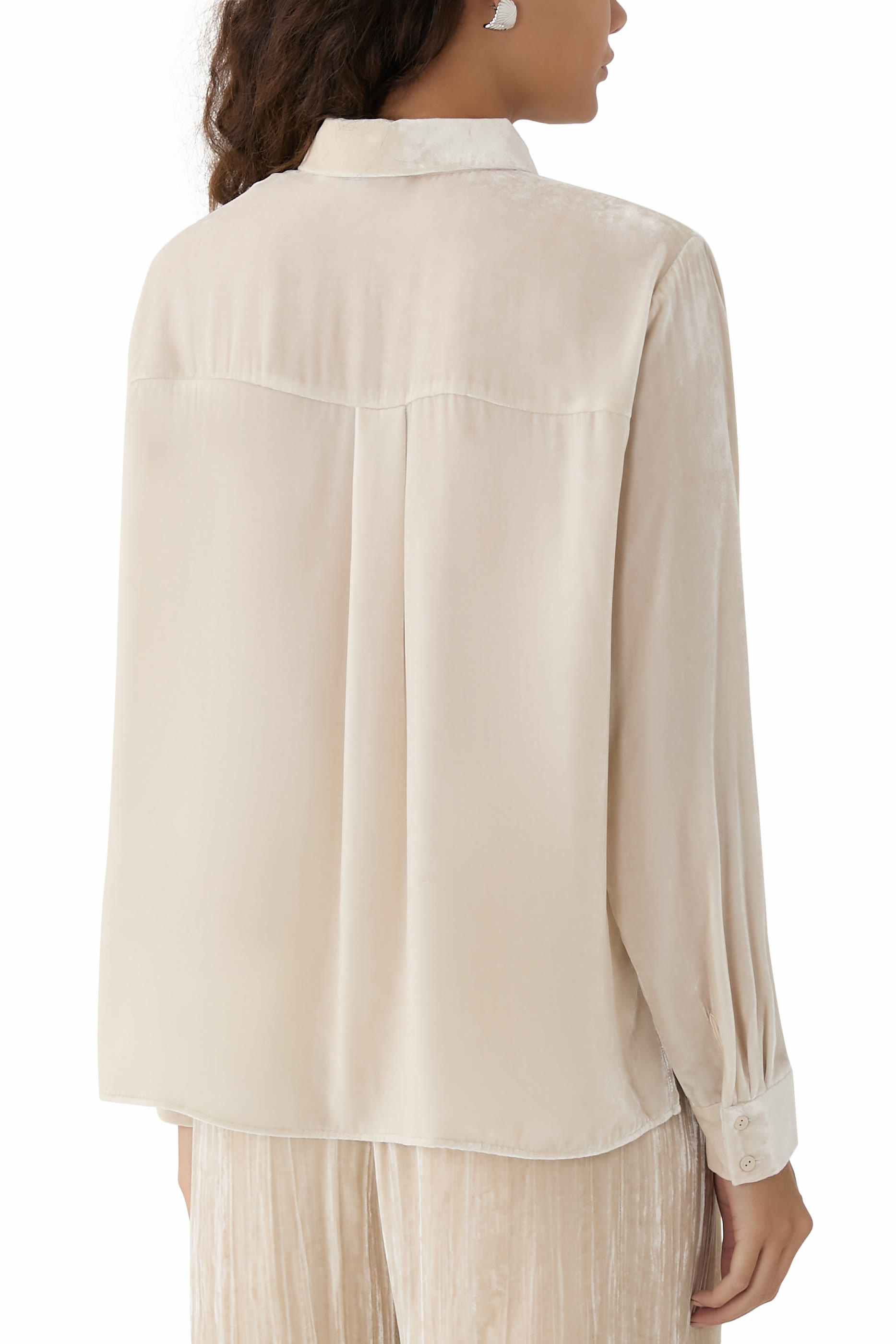 قميص كلاسيكي بياقة