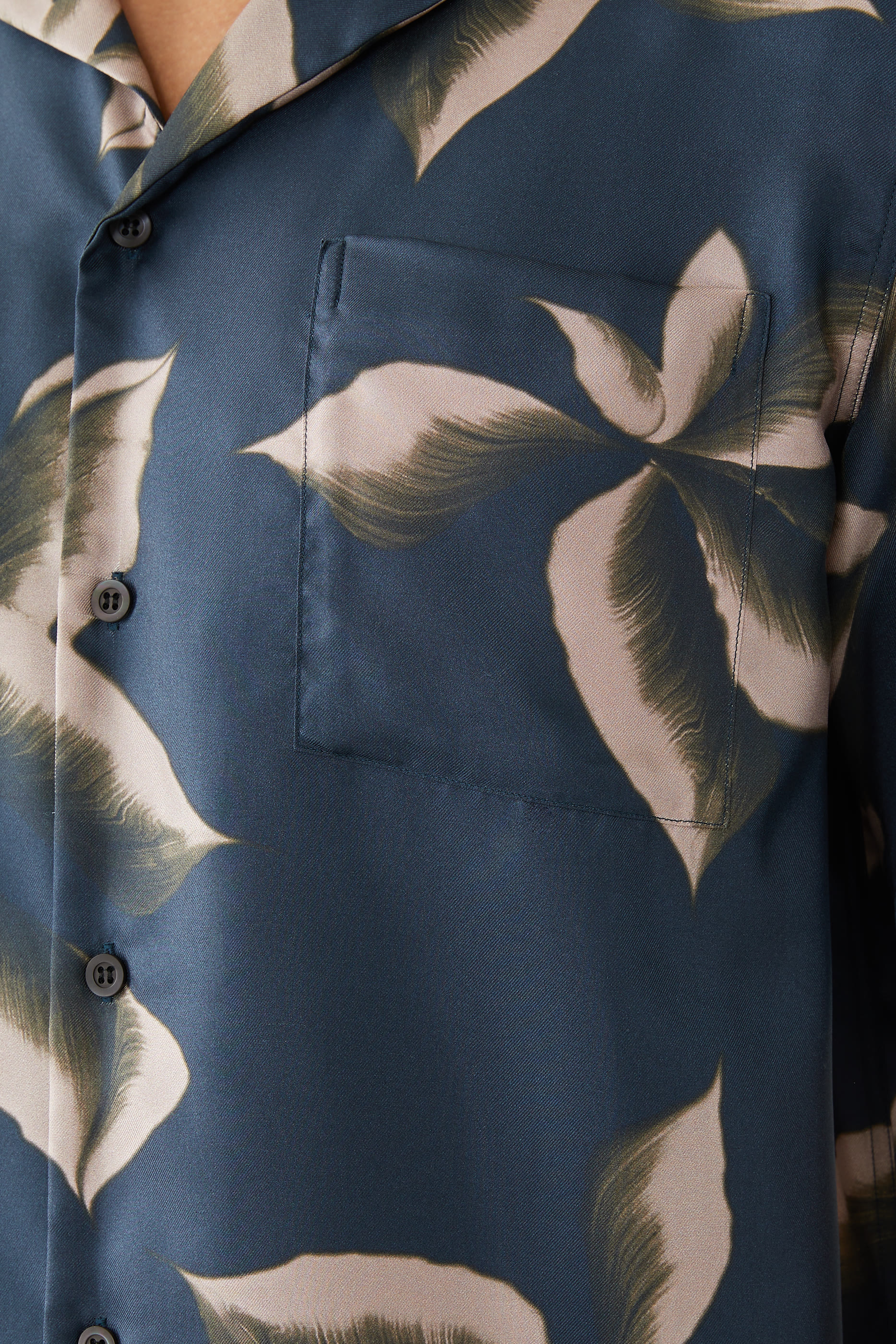 قميص كارلتون