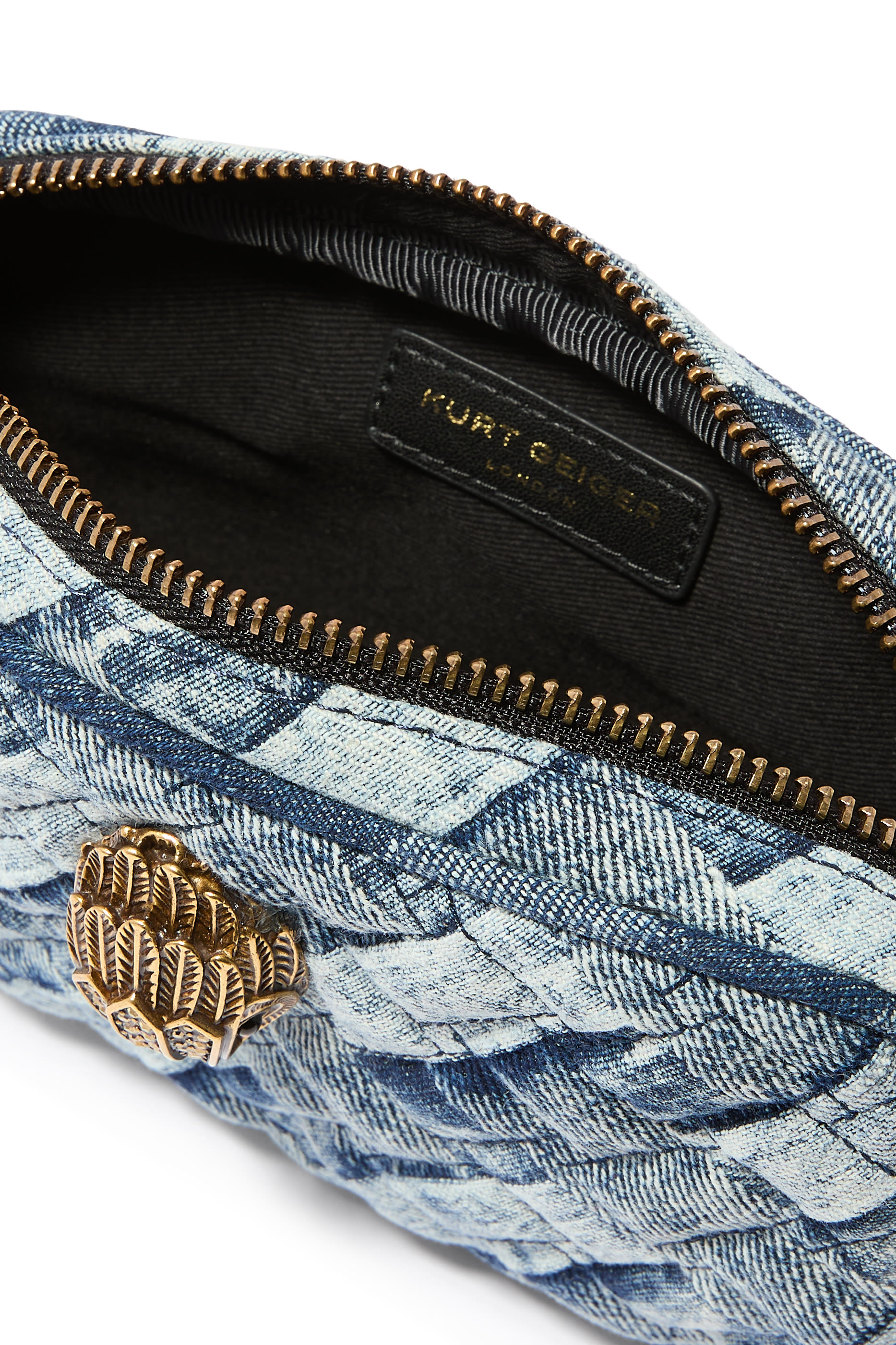 حقيبة بوش بحزام وشعار الماركة