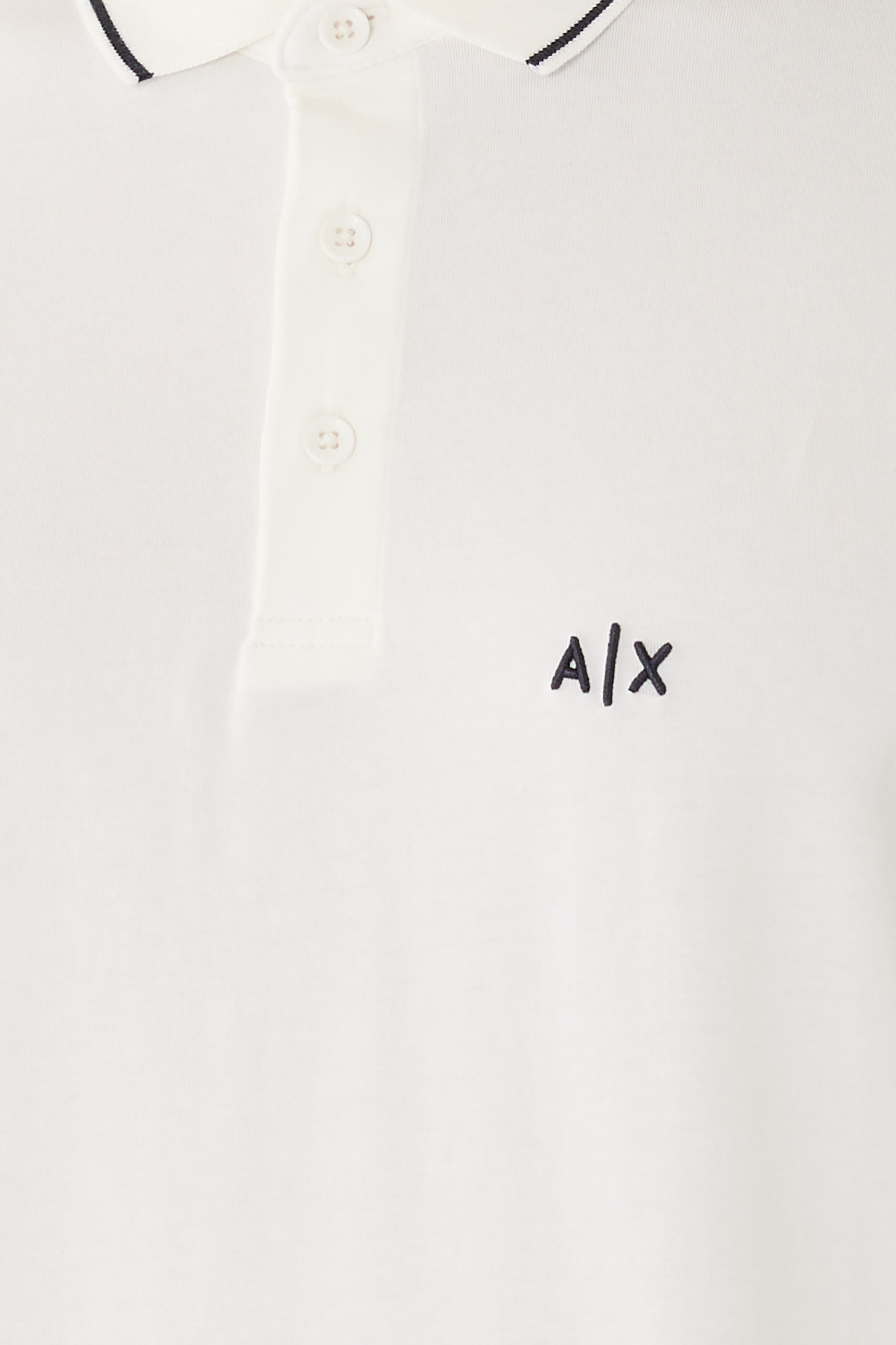 قميص بولو بقصة ضيقة وشعار الماركة
