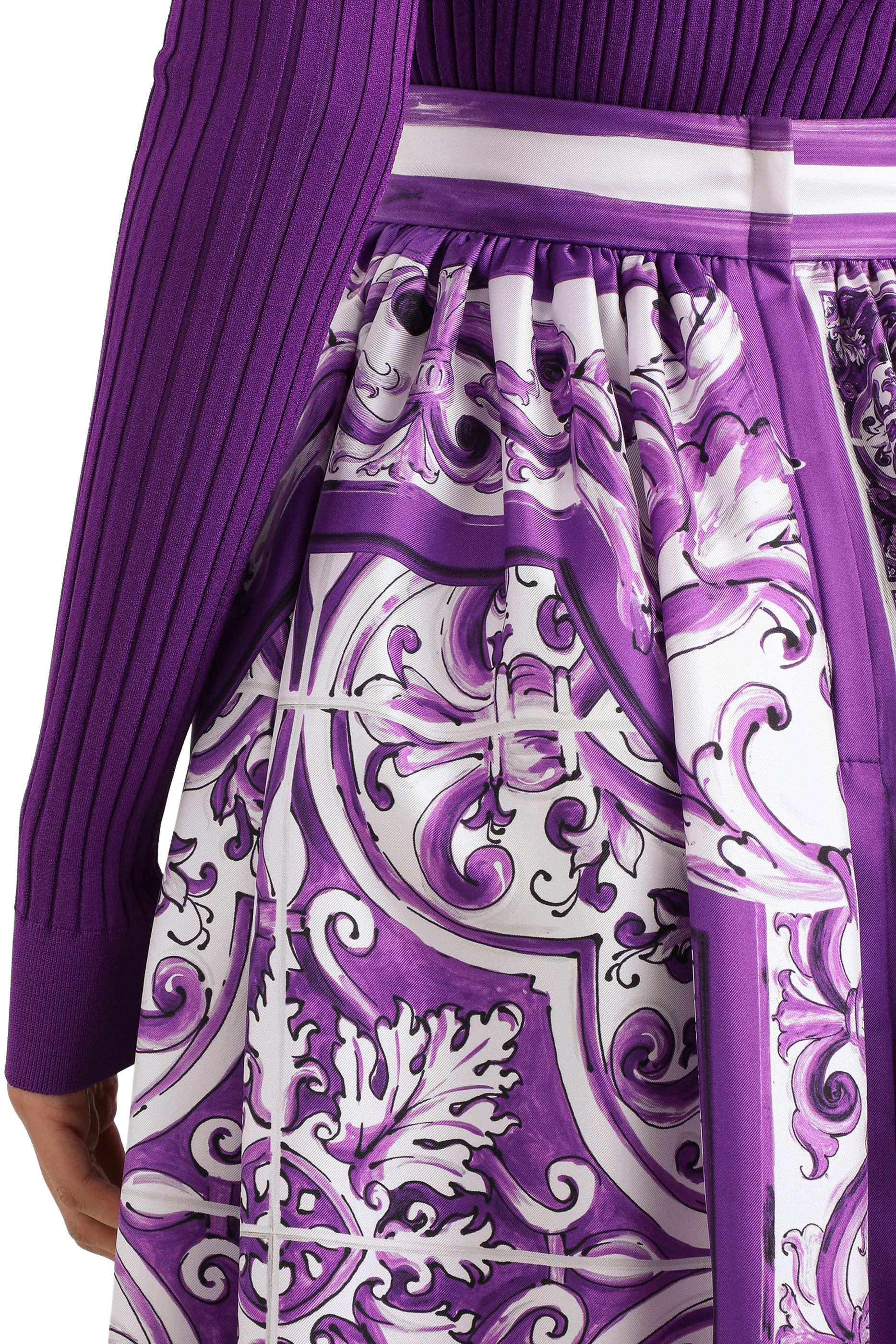 تنورة بنقشة مايوليكا تويل