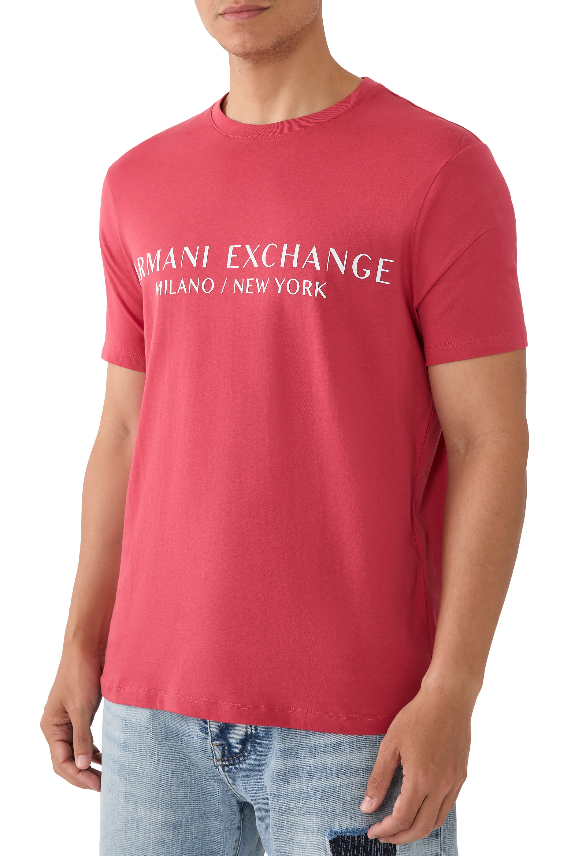 تيشيرت بشعار الماركة بقصة عادية