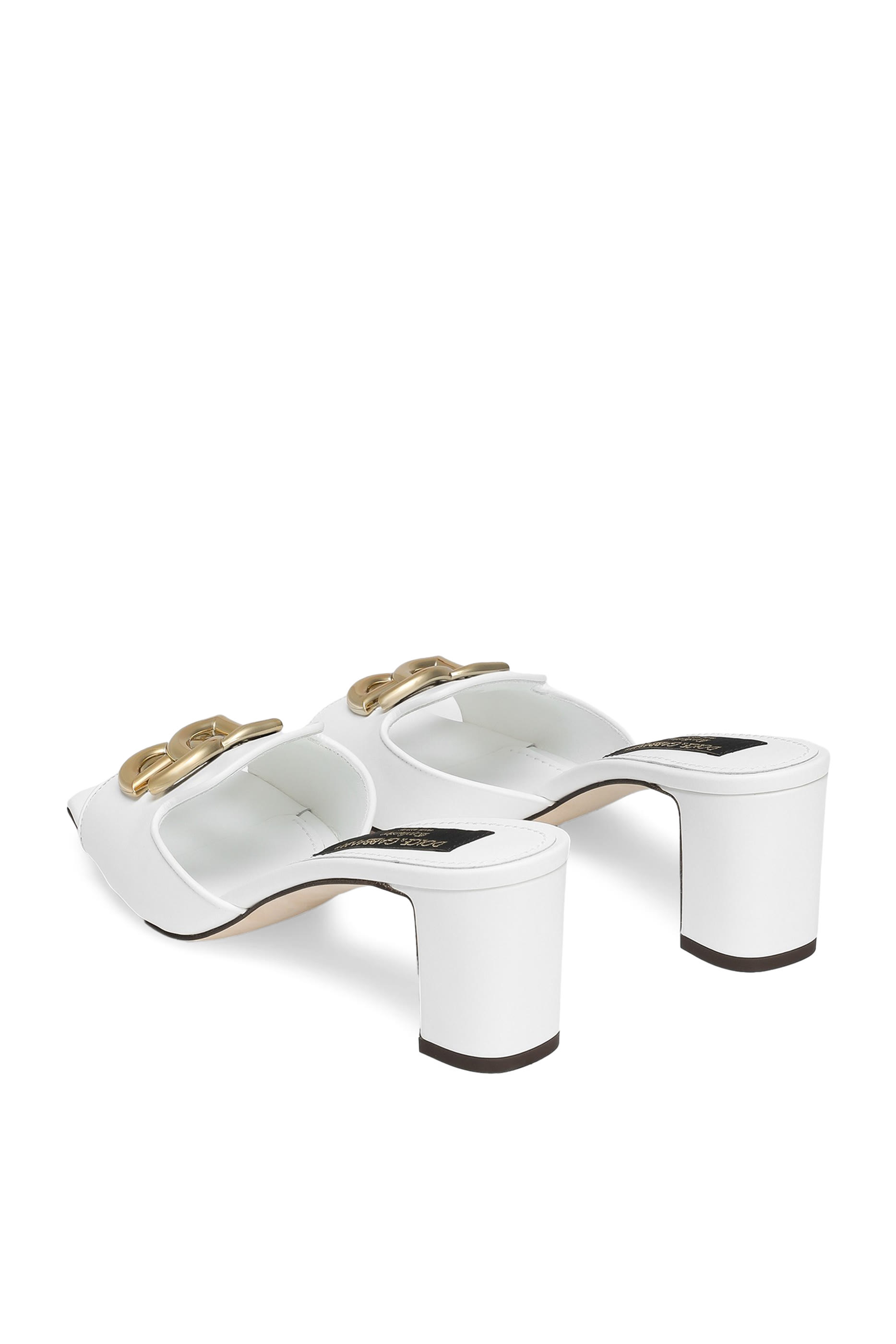 صندل 65 بشعار الماركة