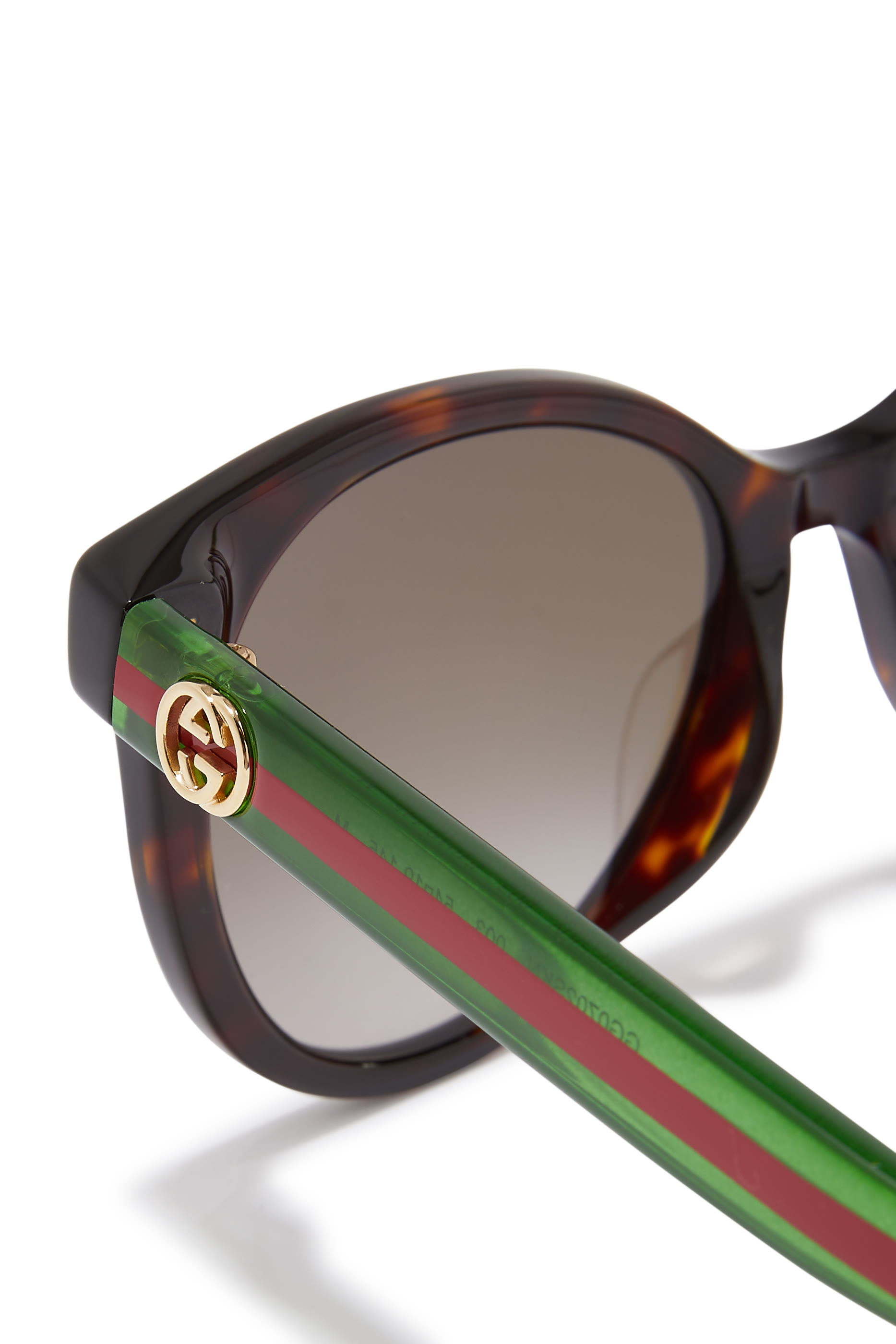 نظارة شمسية بإطار مستدير