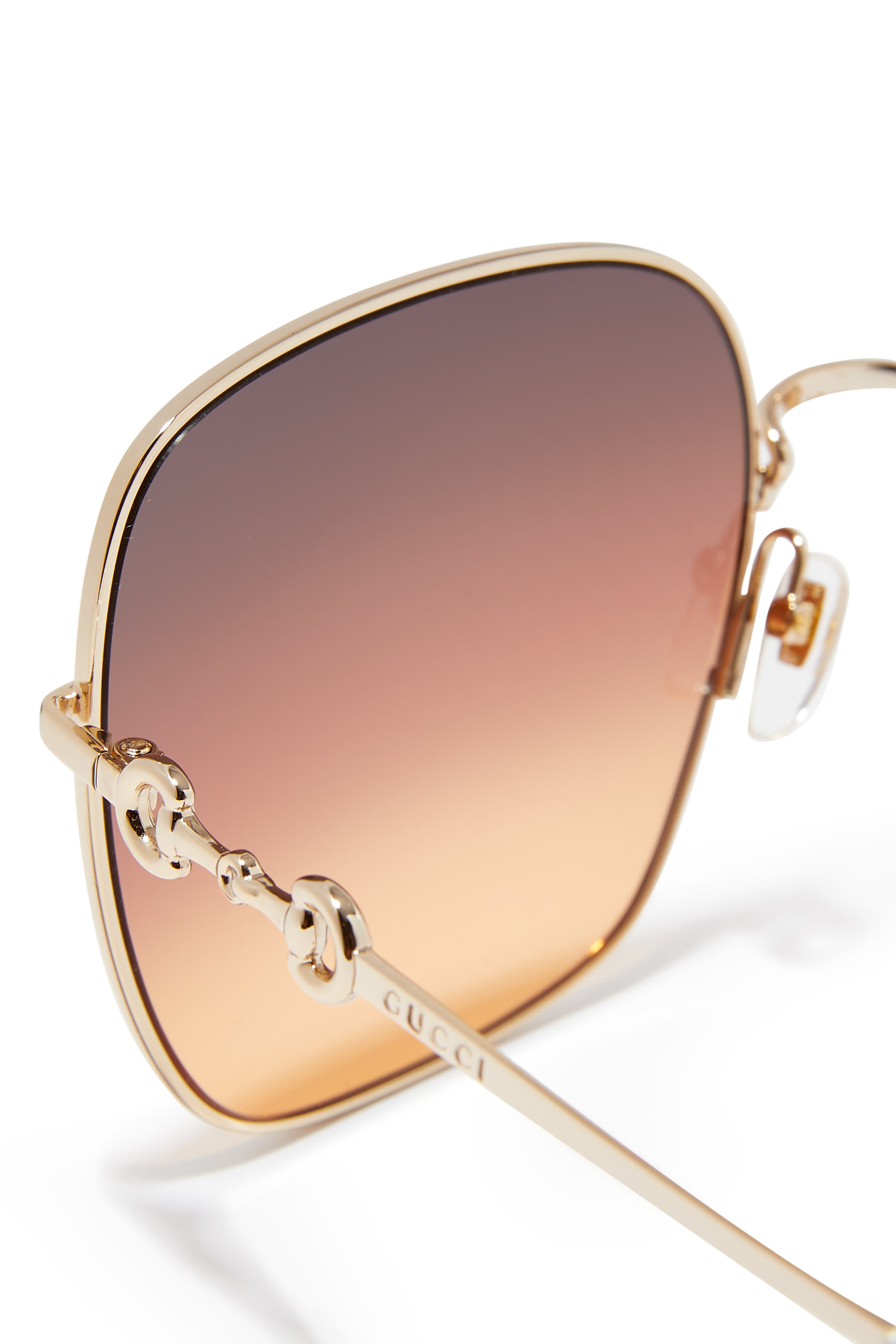 نظارة شمسية بإطار مربع كبير