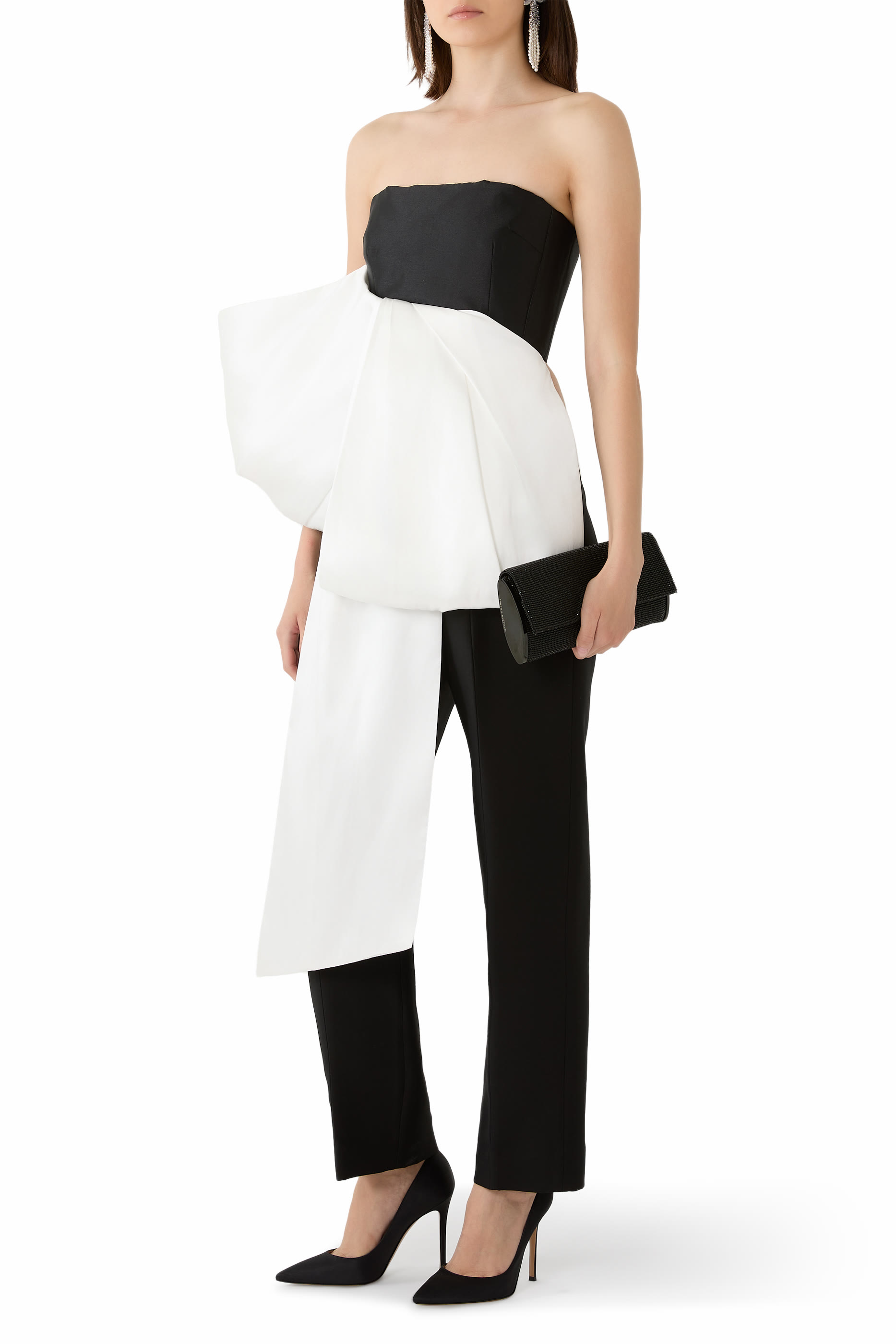 بلوزة نادينا مزينة بفيونكات