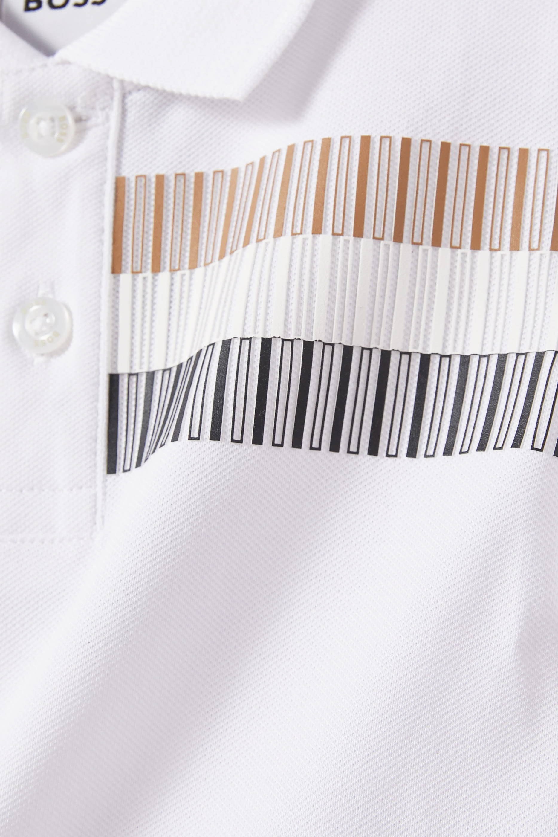 طقم شورت وتيشيرت بشعار الماركة للأطفال