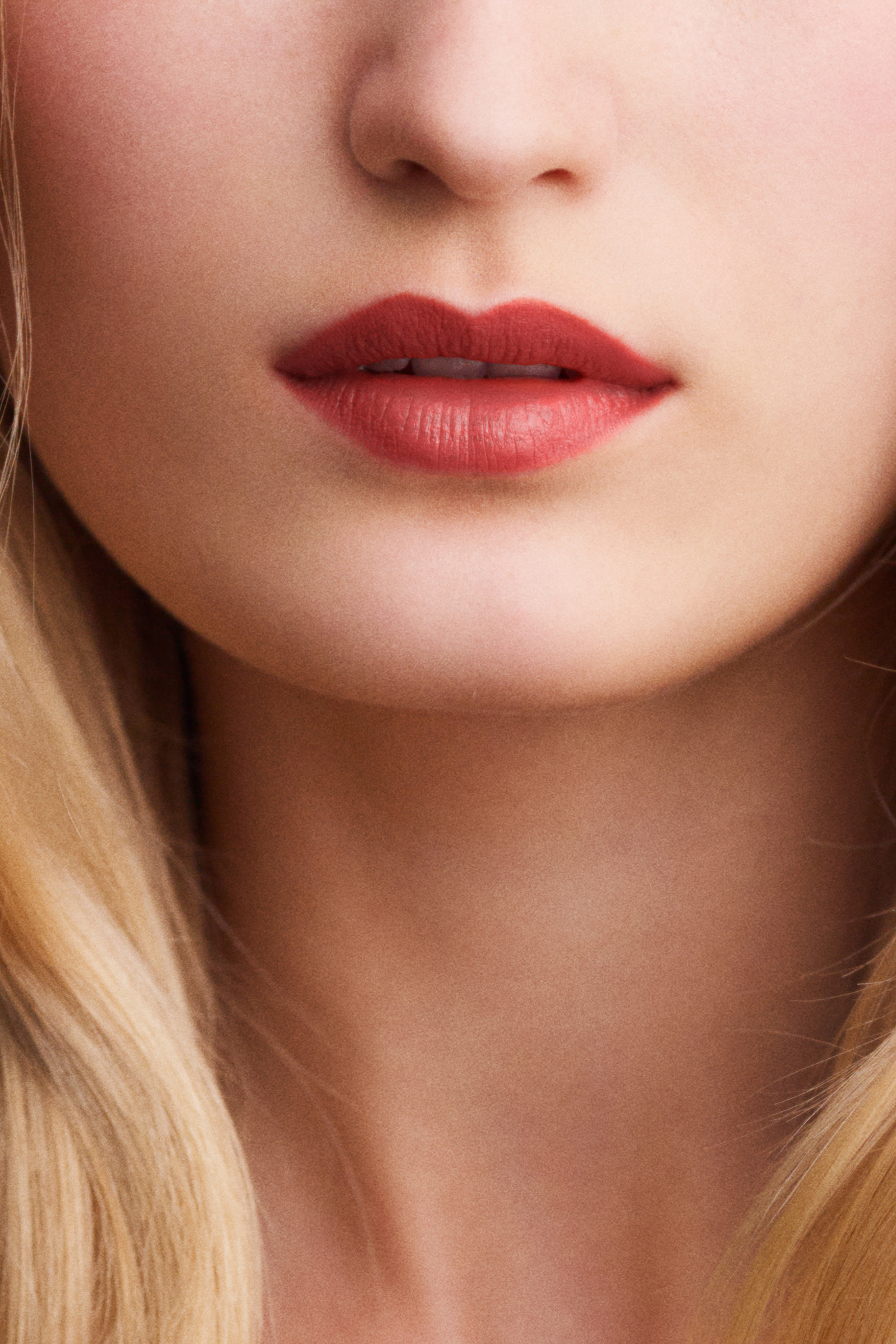 مجموعة أحمر الشفاه Rouge Herm&egrave;s, أحمر شفاه بتركيبة ساتانية