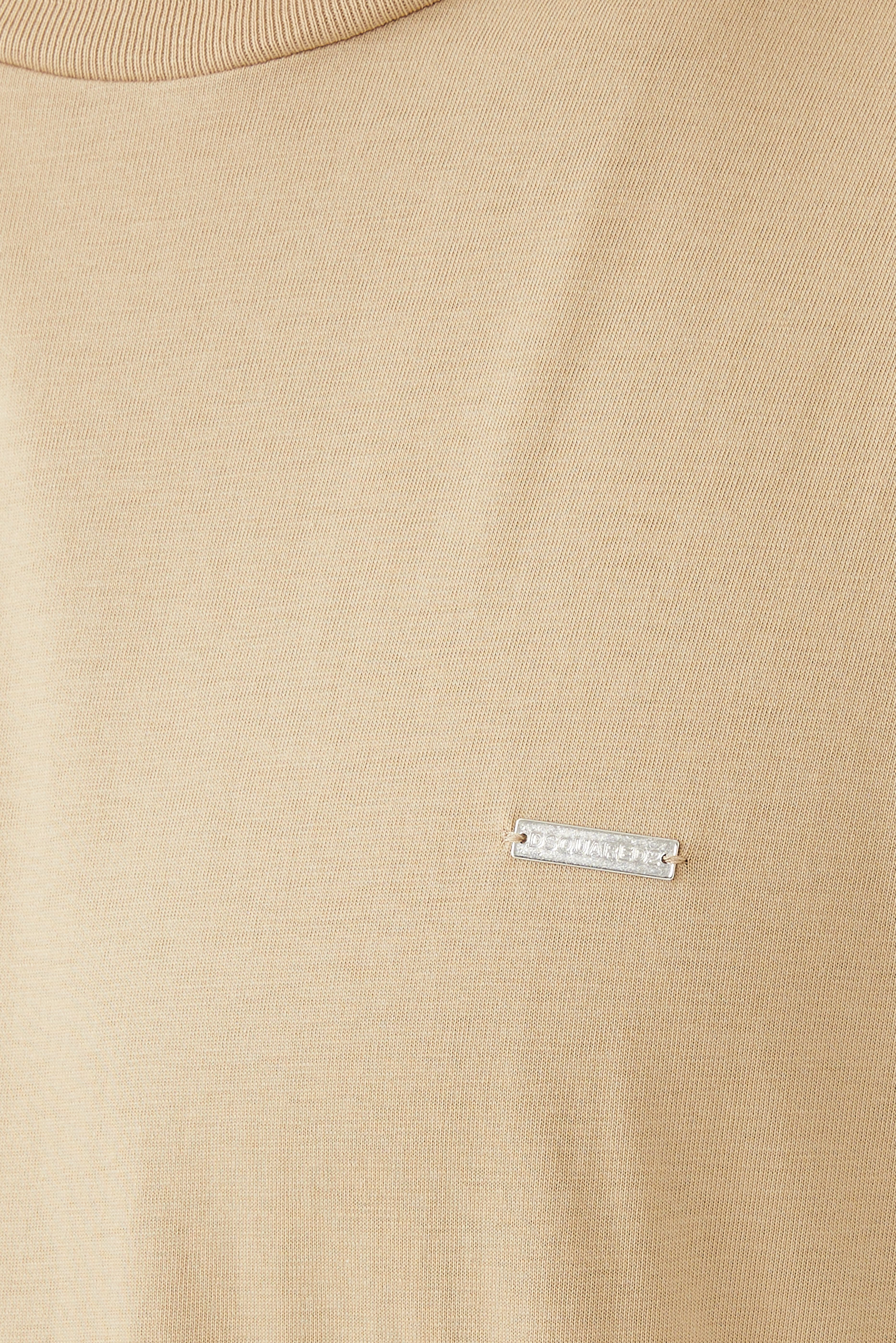 تيشيرت كول فيت بحلية بشعار الماركة