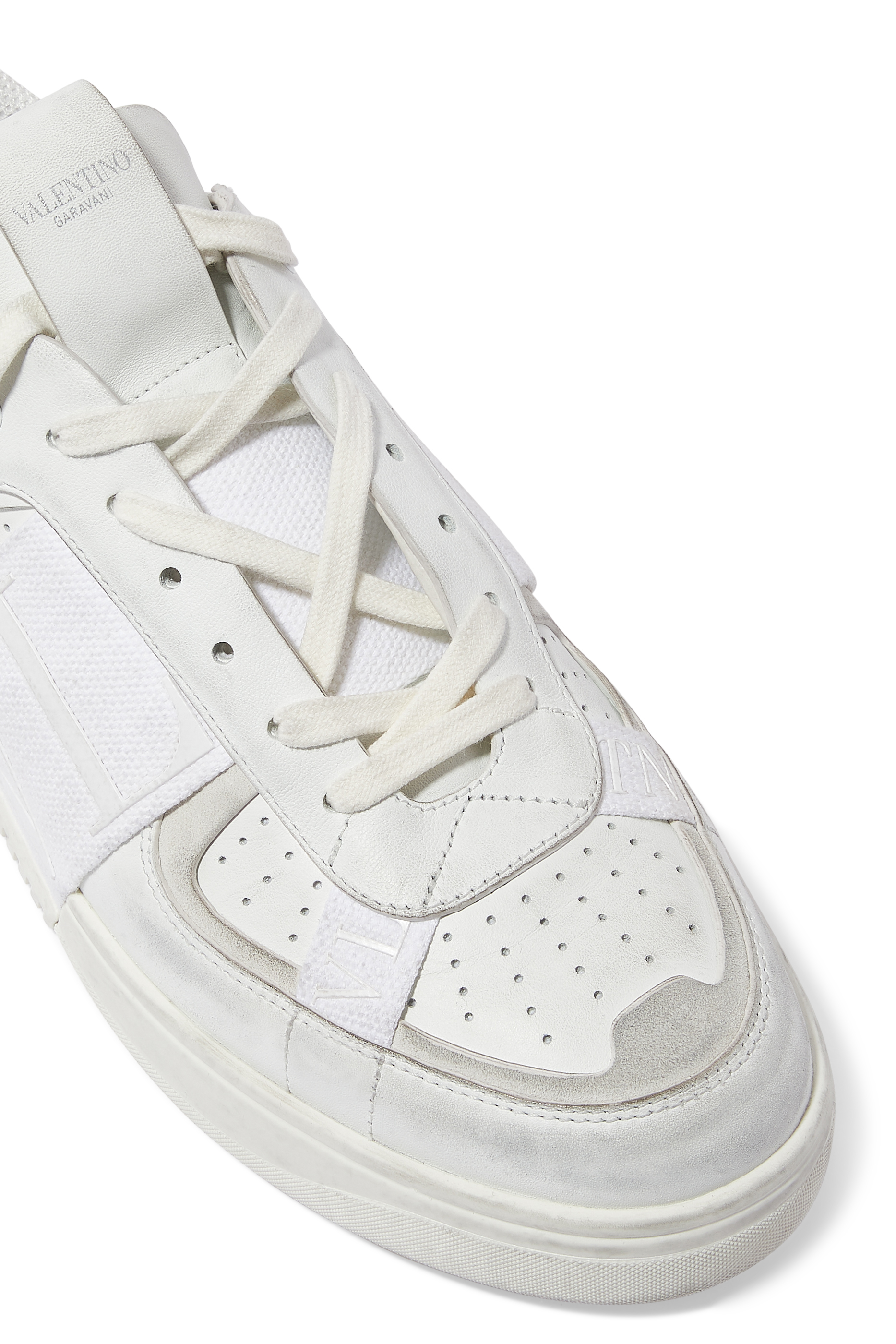 سنيكرز جلد بشعار VL7N