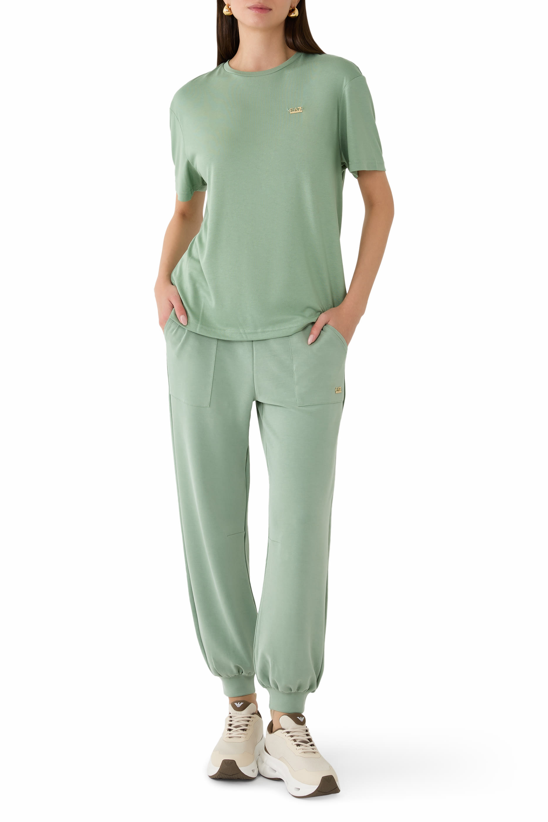 بنطال رياضي بقصة فضفاضة بشعار الماركة