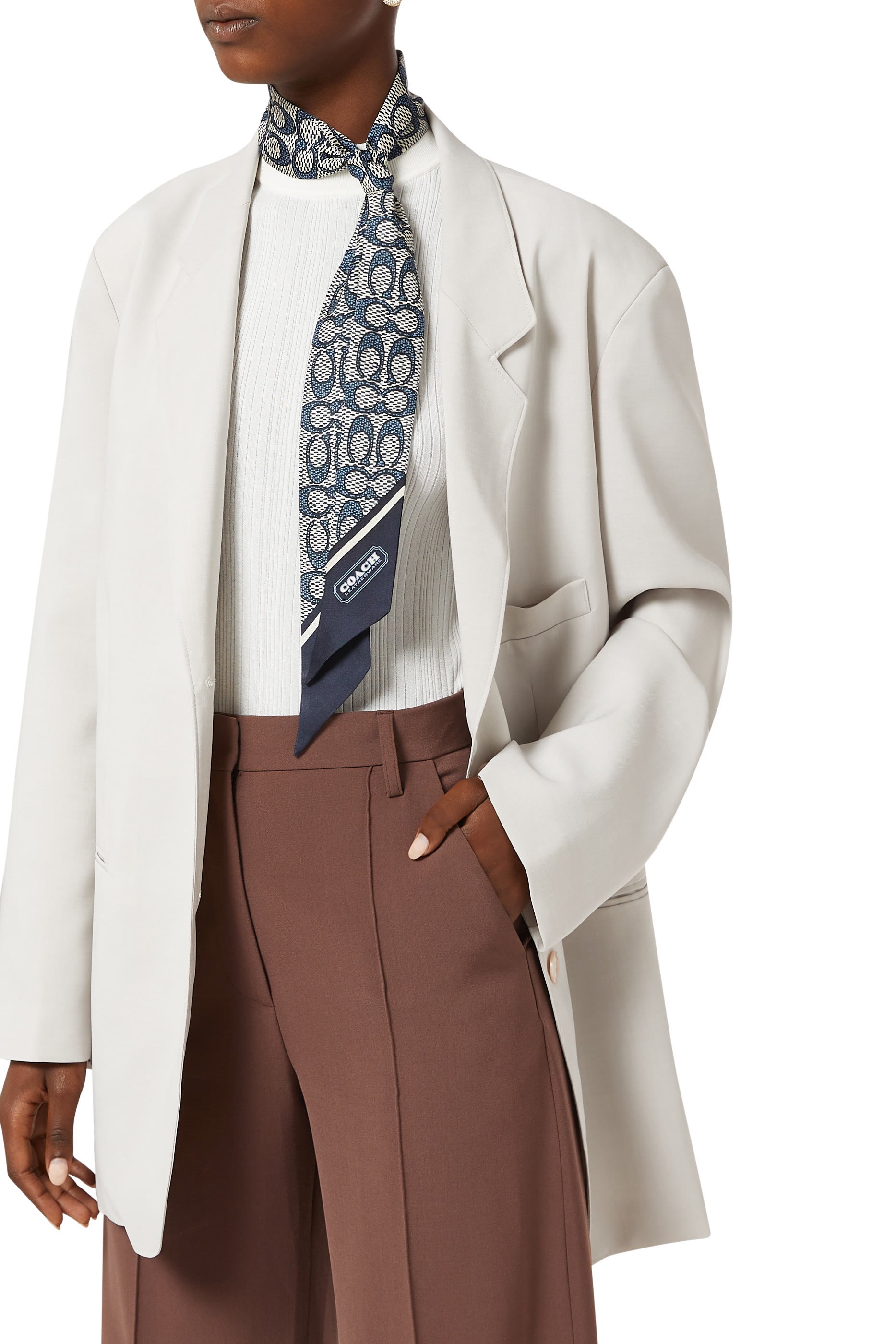 وشاح كلاسيكي رفيع بشعار الماركة حرير