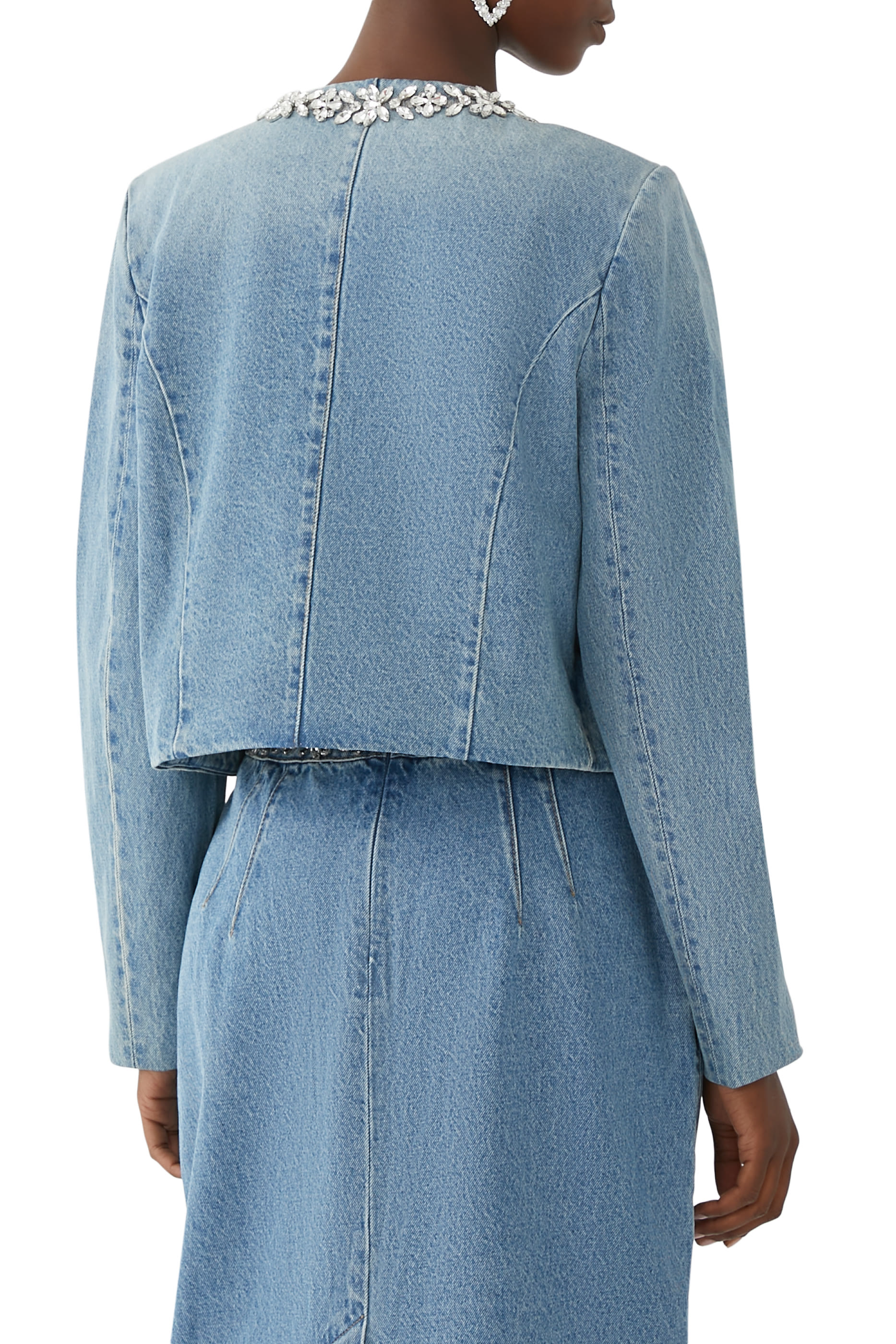 جاكيت كراش دنيم بتطريزات