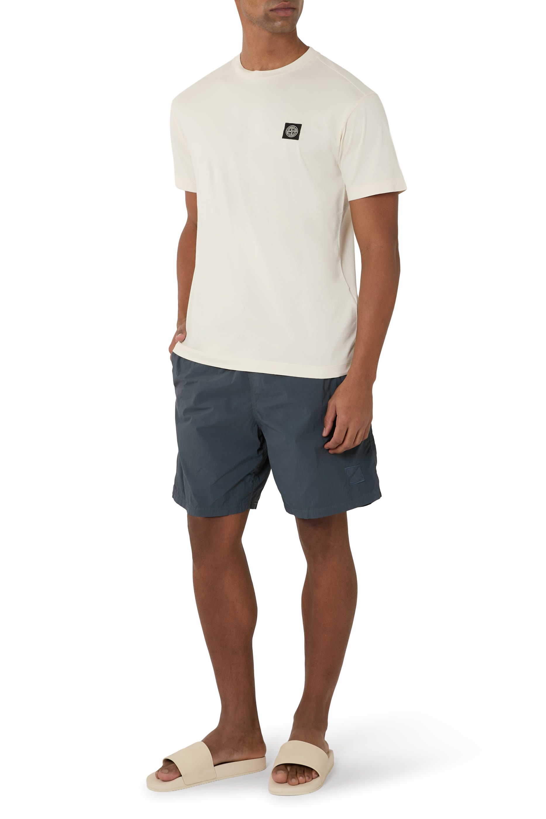 شورت سباحة بشعار الماركة