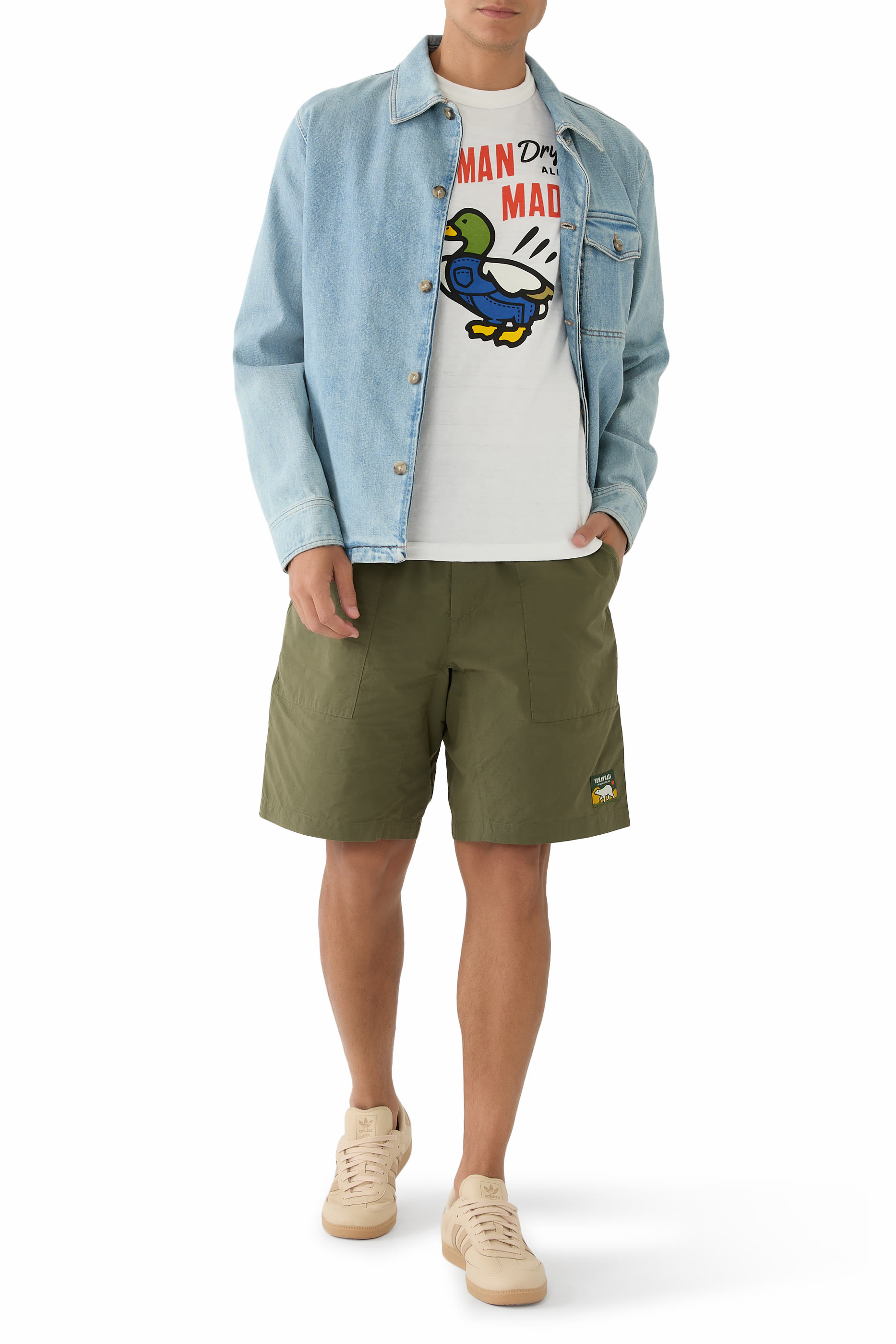 تيشيرت بطبعة غرافيكية