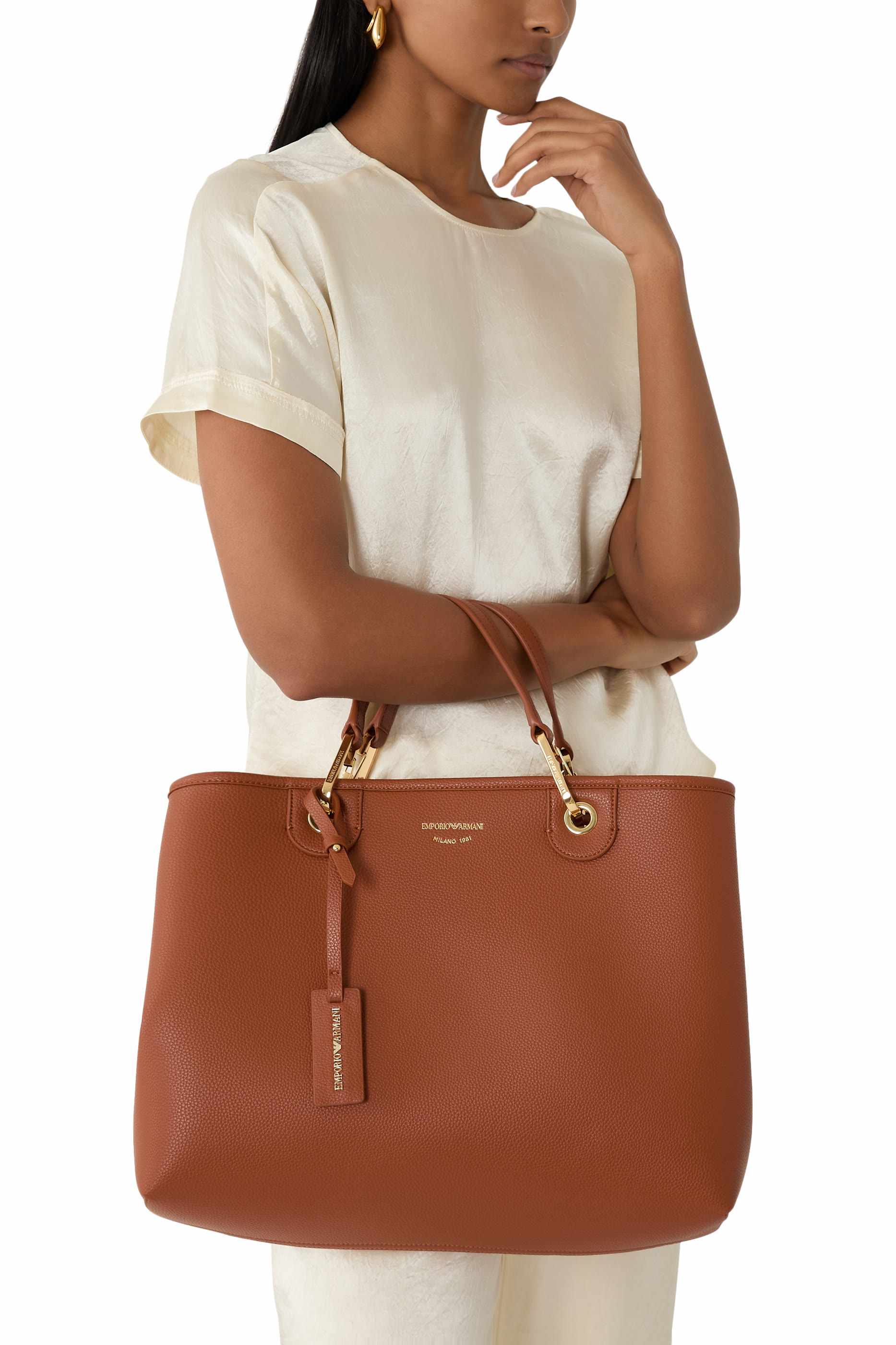 حقيبة يد متوسطة بشعار الماركة