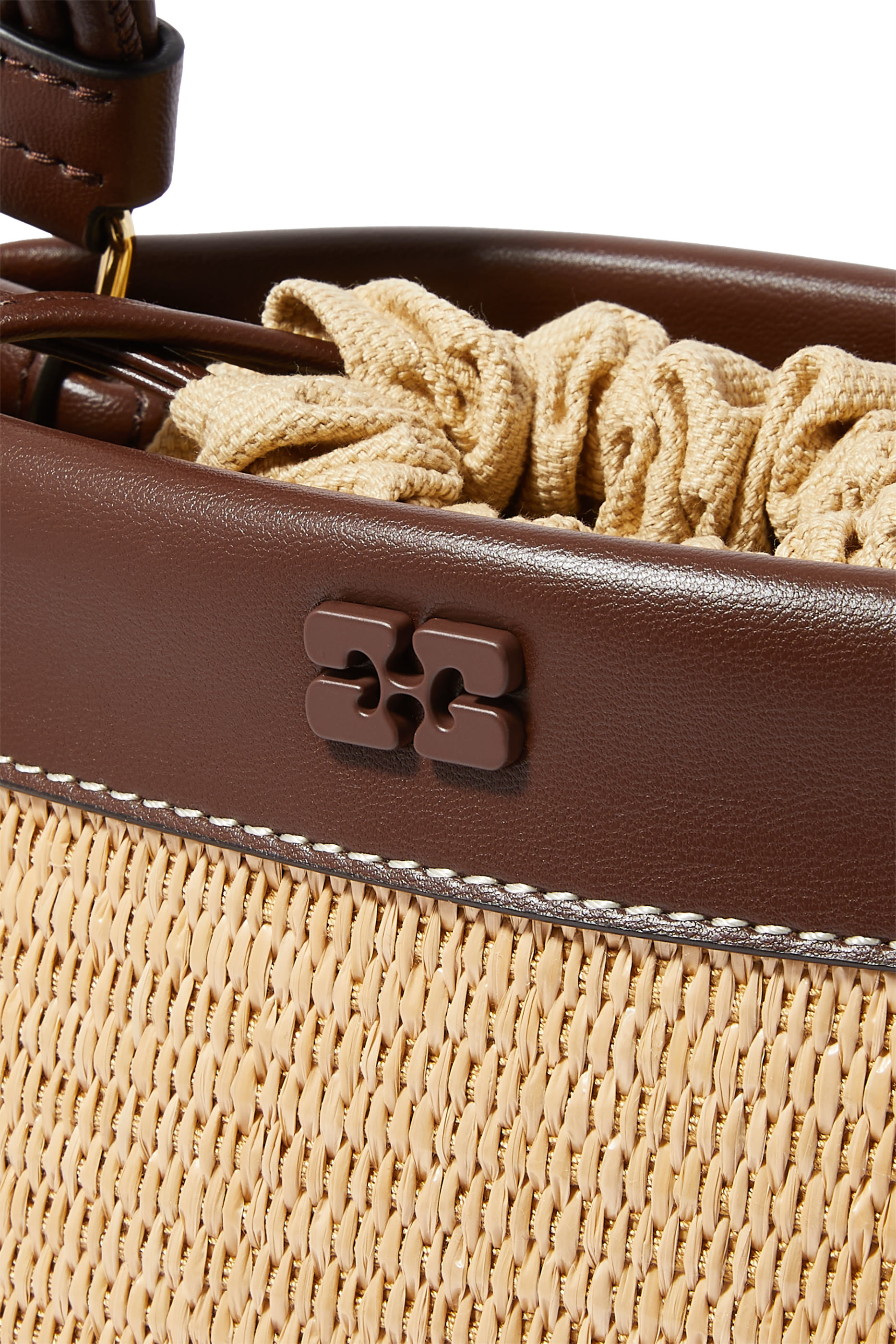 حقيبة باكيت بو خوص