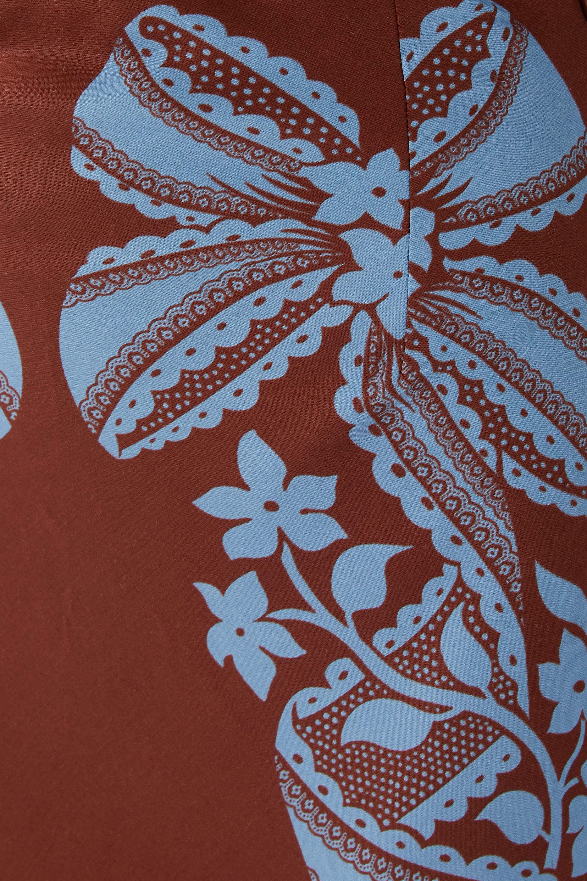 تنورة طويلة ستان