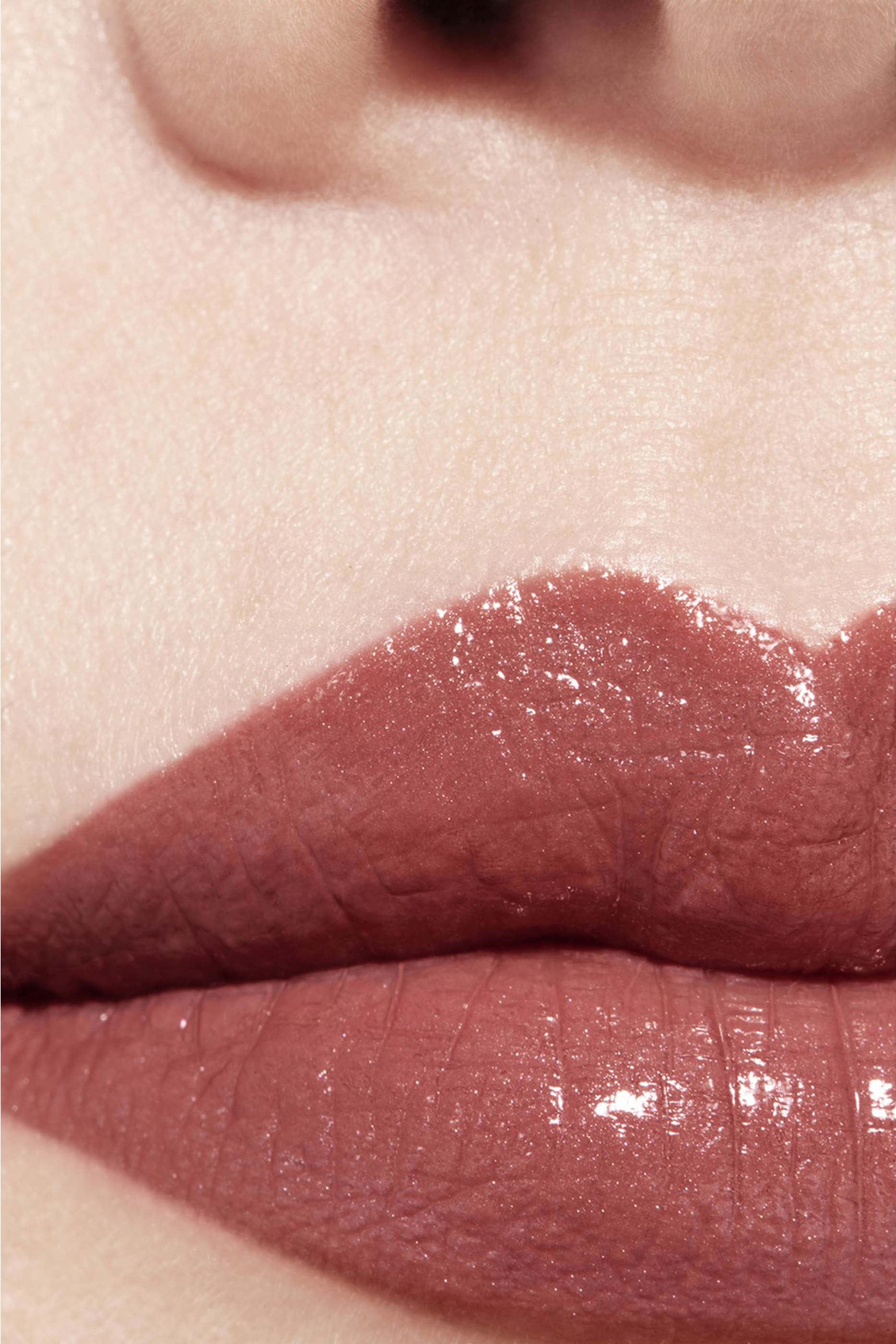 أحمر شفاه لامع Rouge Coco يدوم طويلا