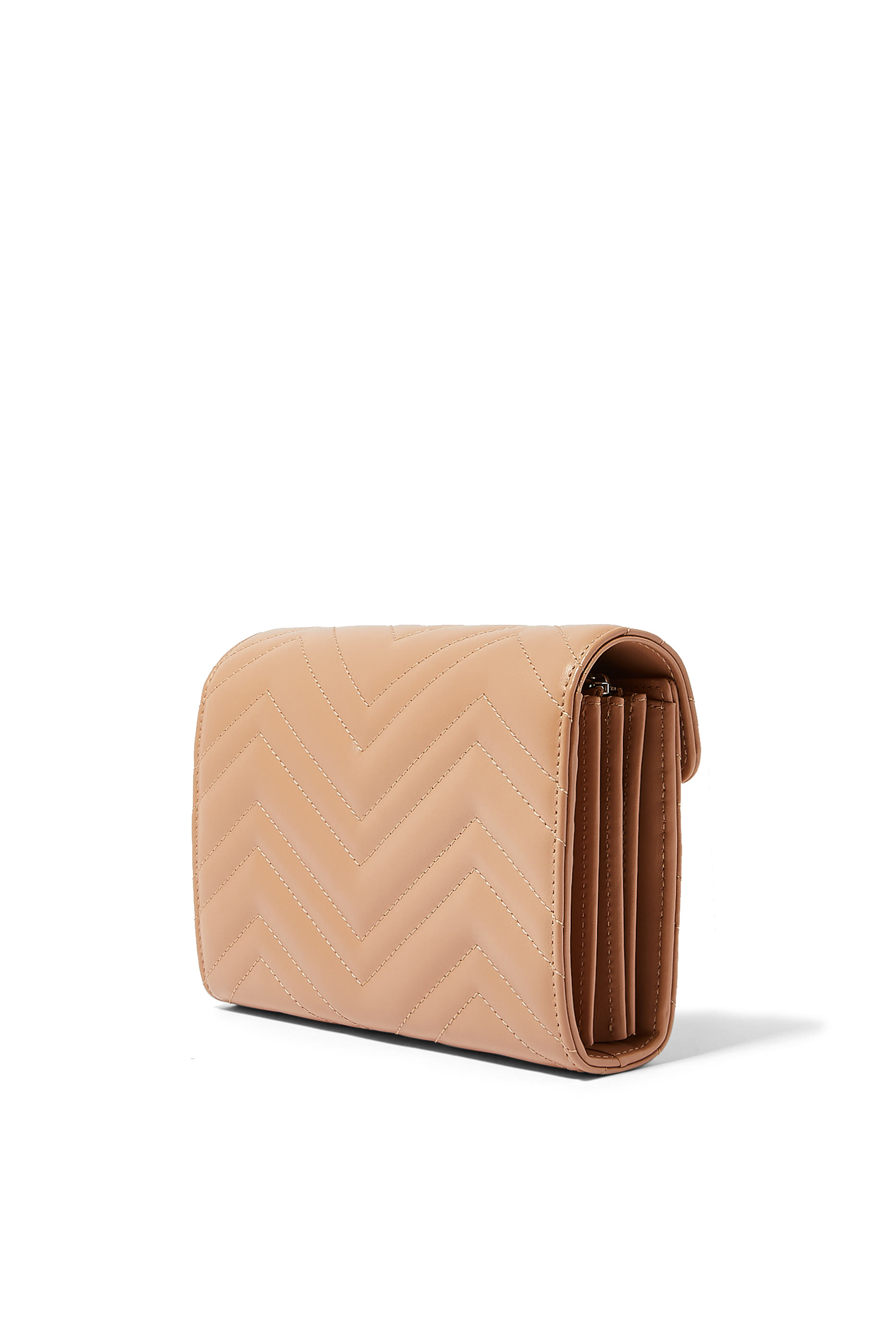 حقيبة مارمونت صغيرة مبطنة بحرفي شعار الماركة