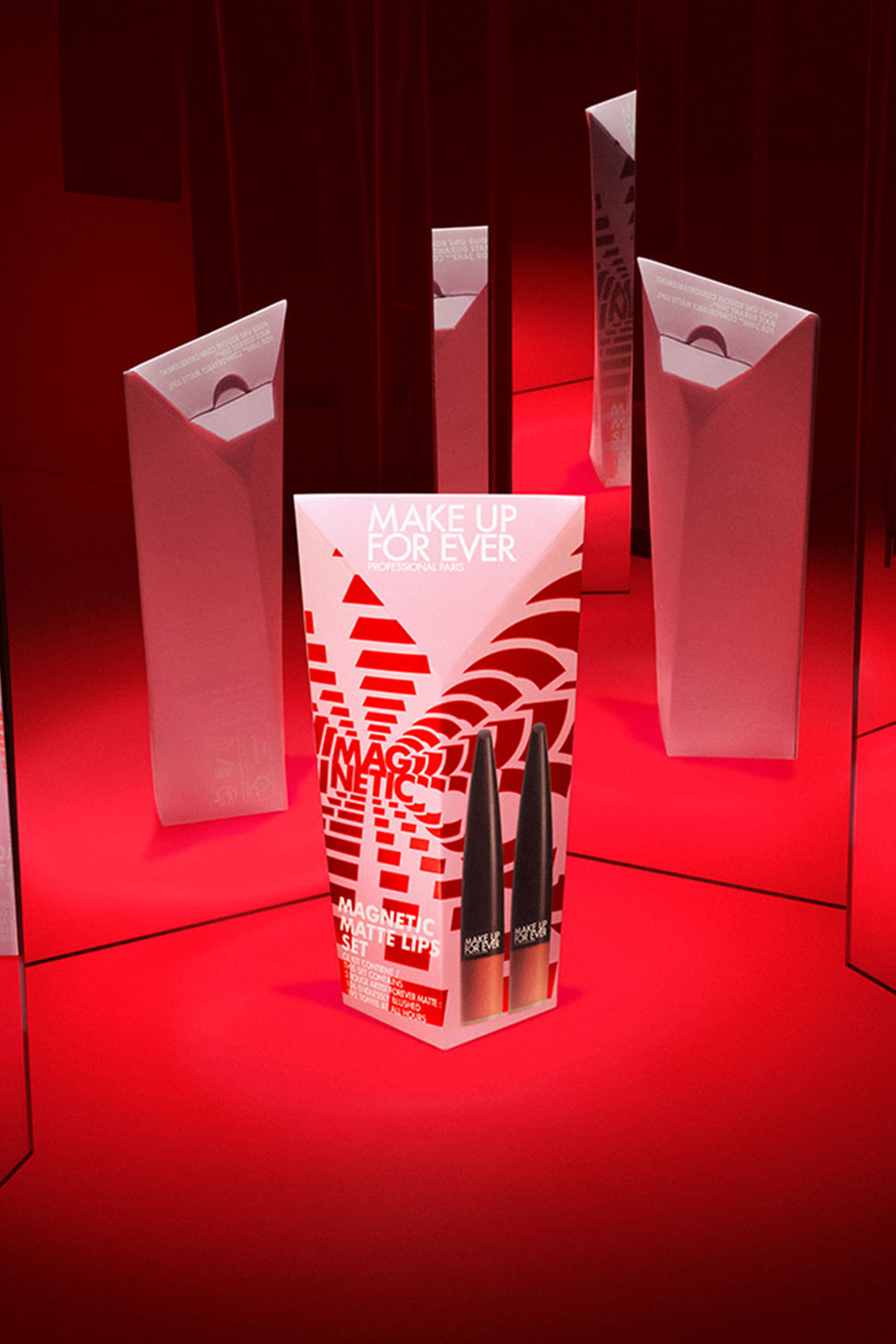 مجموعة أحمر شفاه ماغنتيك بتركيبة غير لامعة