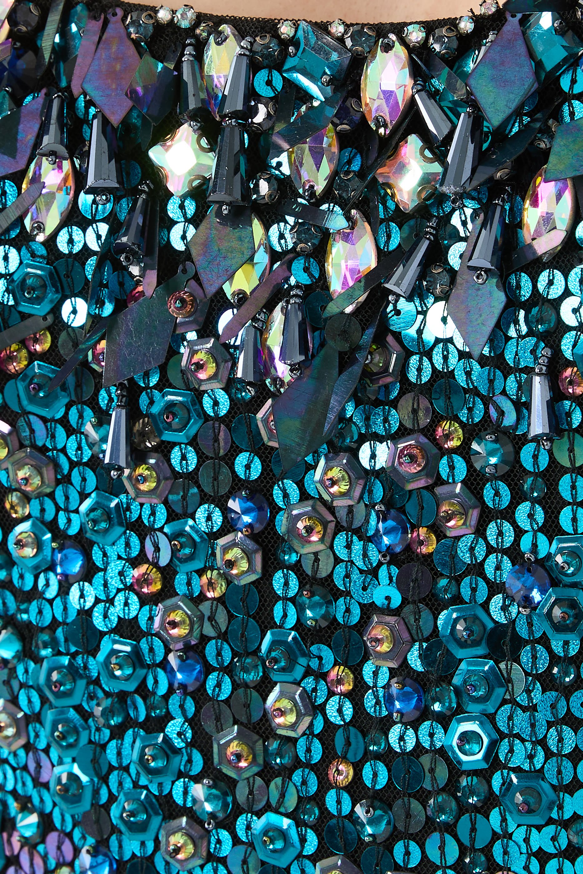 فستان سهرة ديكورا