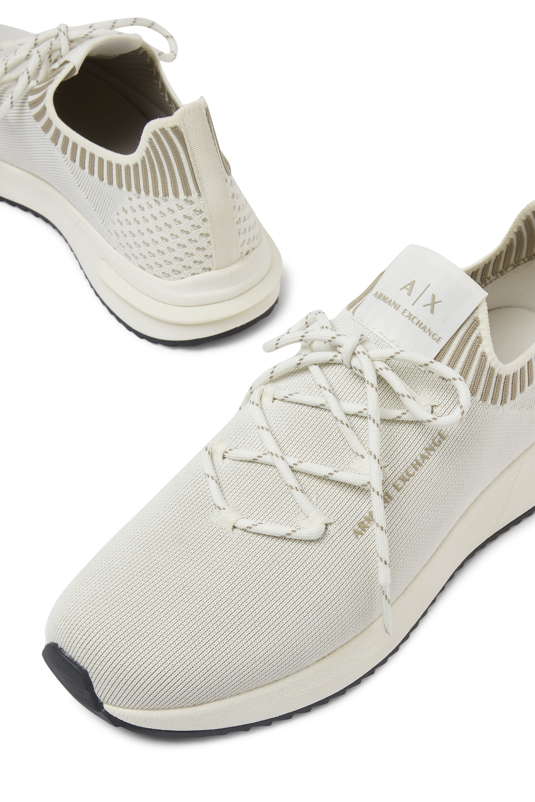 سنيكرز بشعار الماركة