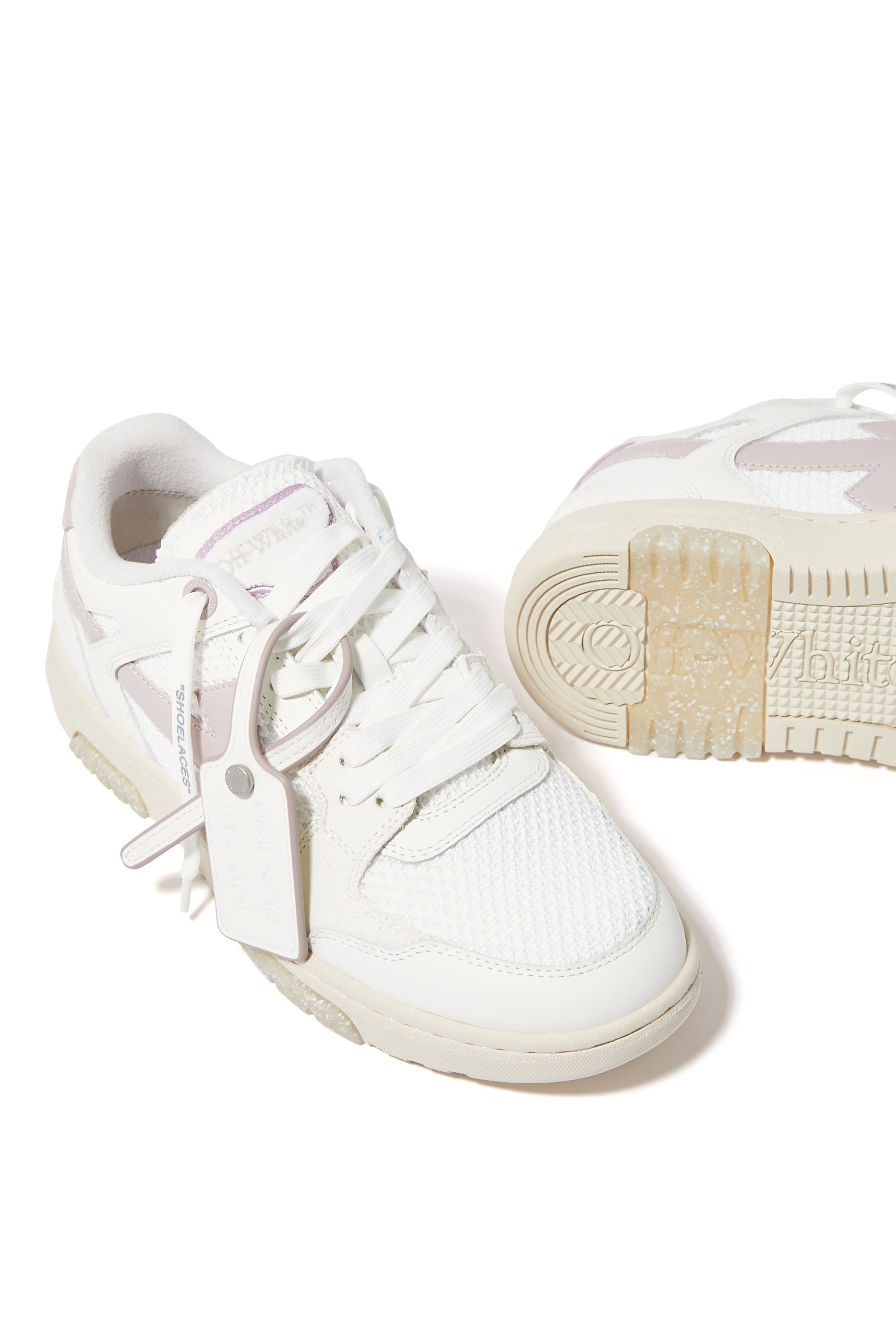 سنيكرز أوت اوف أوفيس رفيع