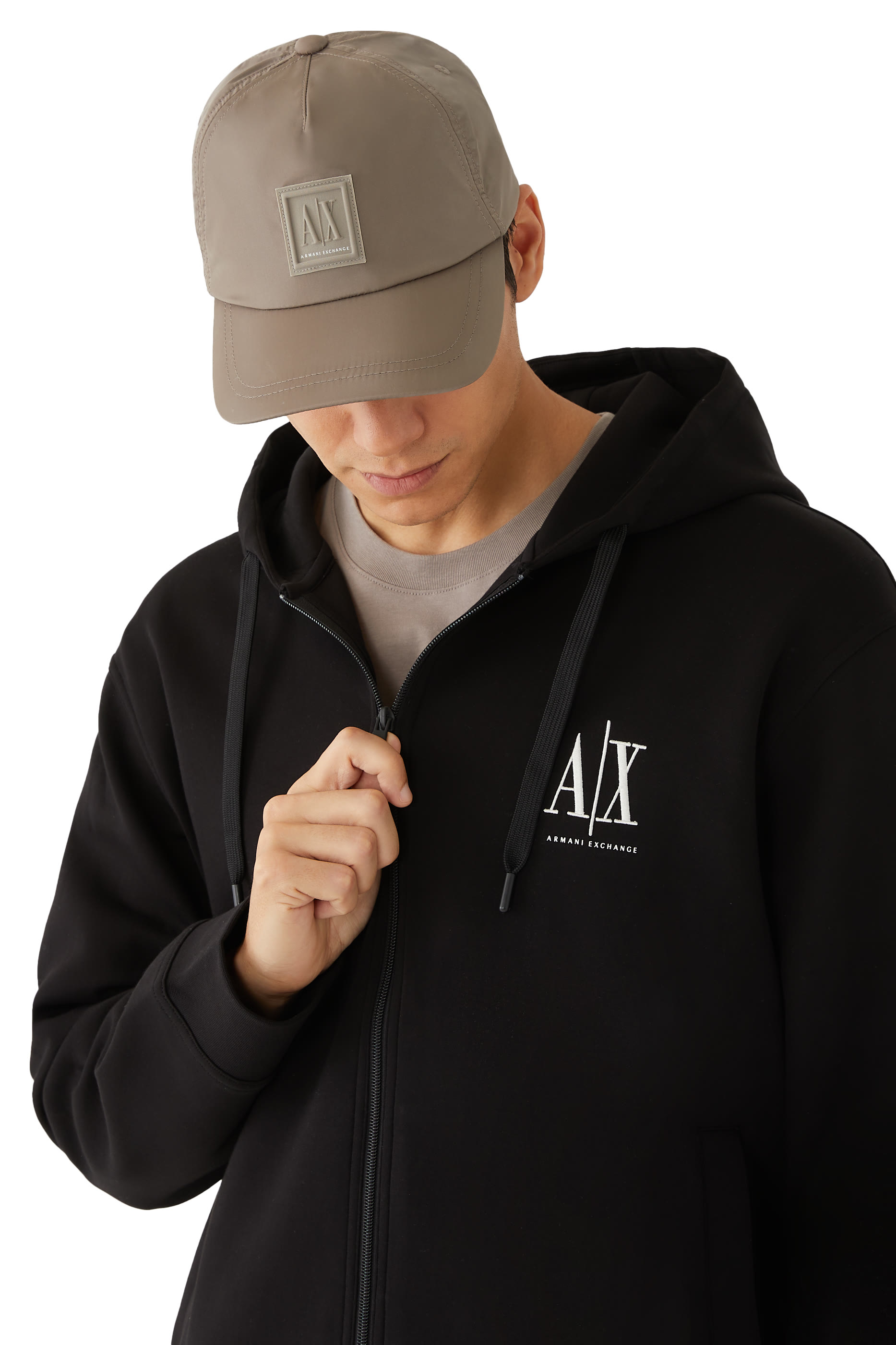 كاب بايسبول بشعار الماركة