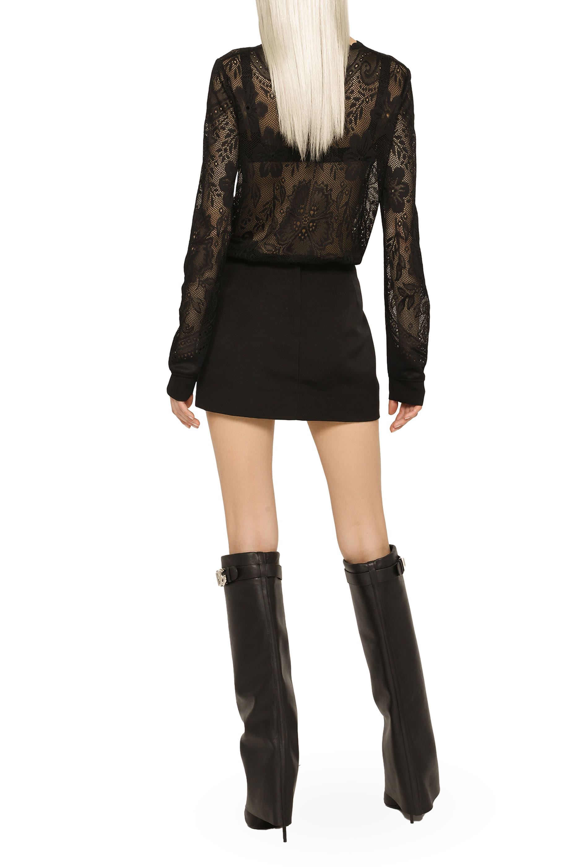 تنورة قصيرة بشارة بشعار الماركة قماش عثماني