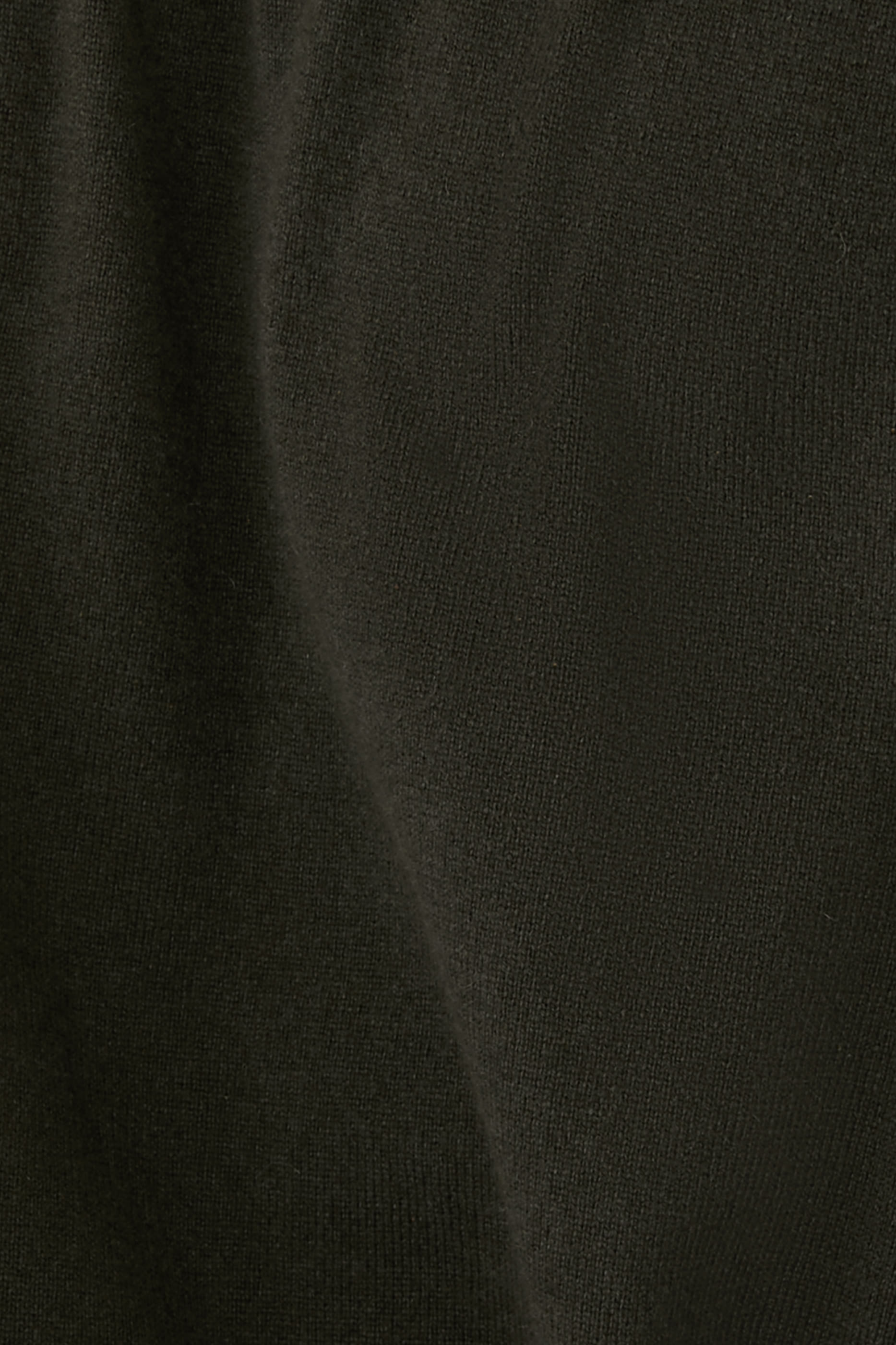 كنزة كارلوس بلايس