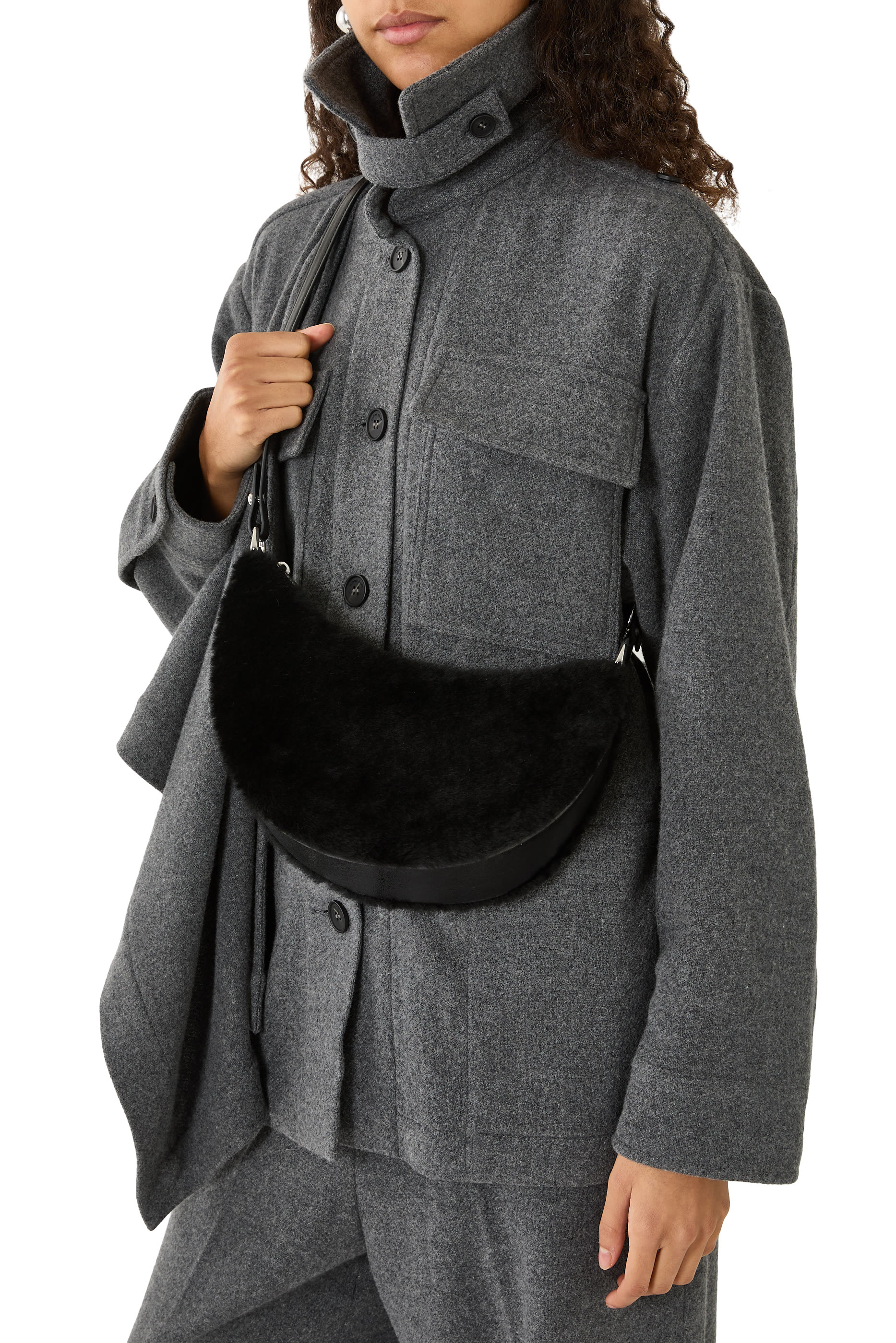 حقيبة دو كروس مزينة بالفرو