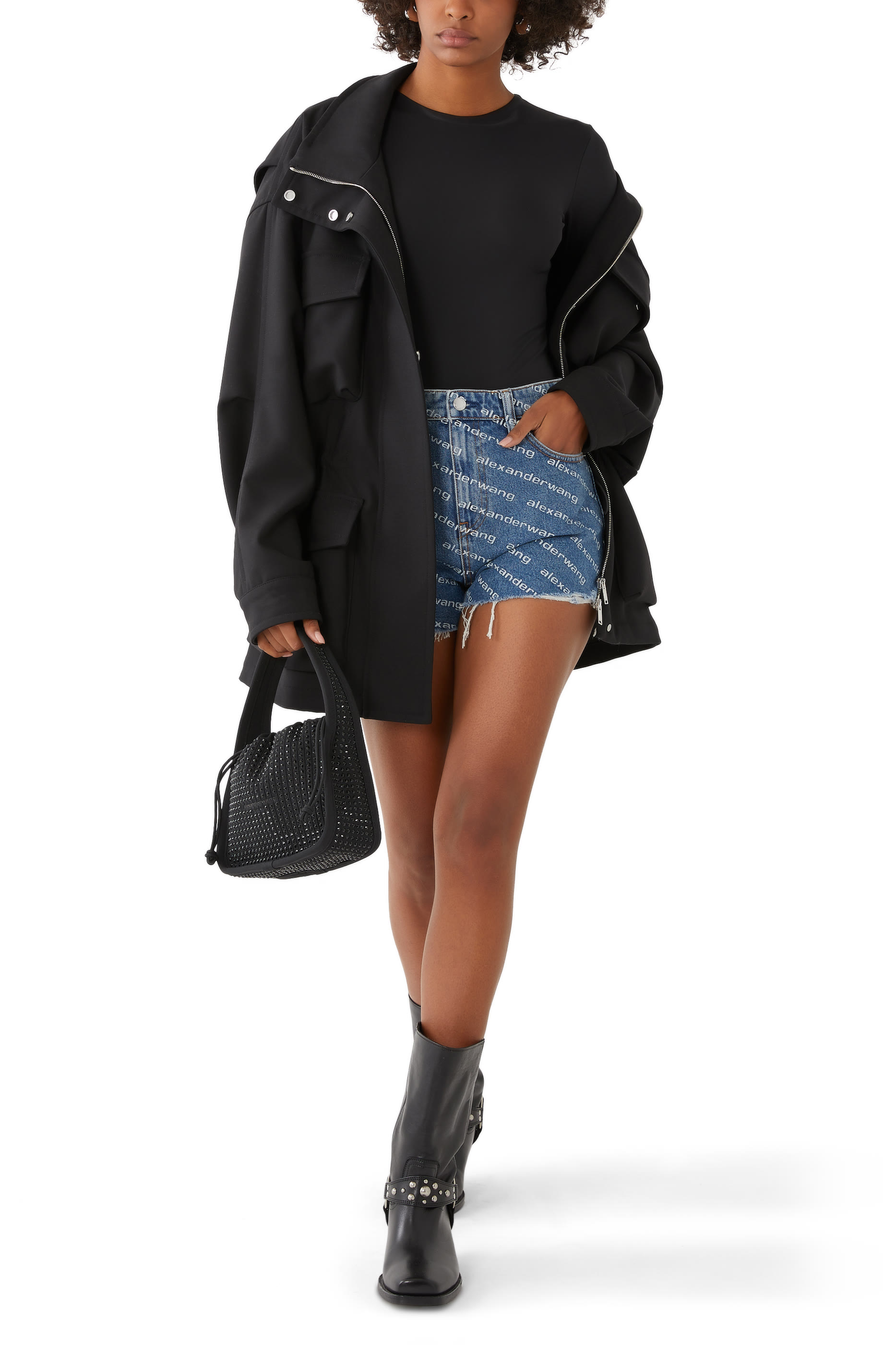 شورت بايت بشعار الماركة