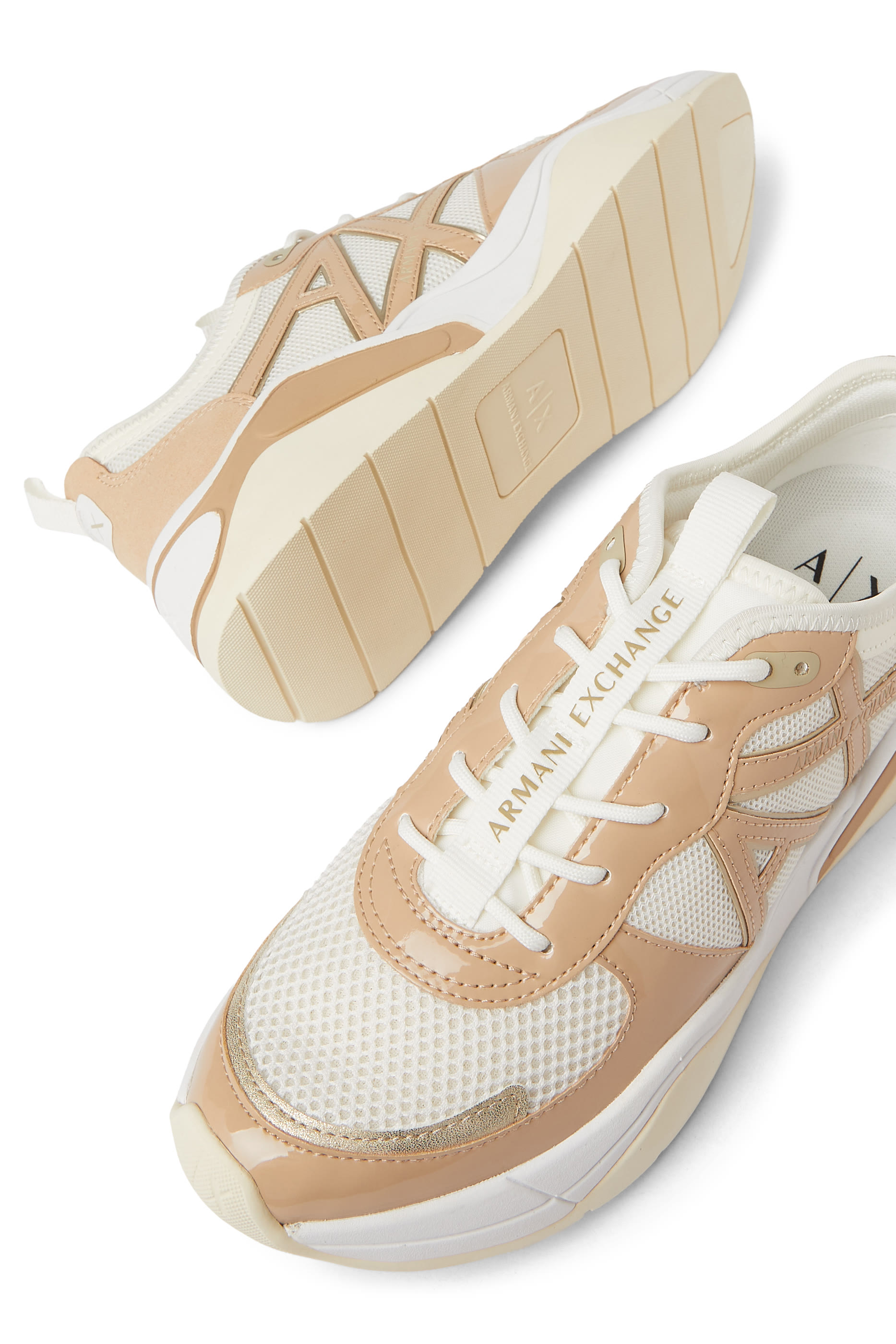 سنيكرز بشعار الماركة