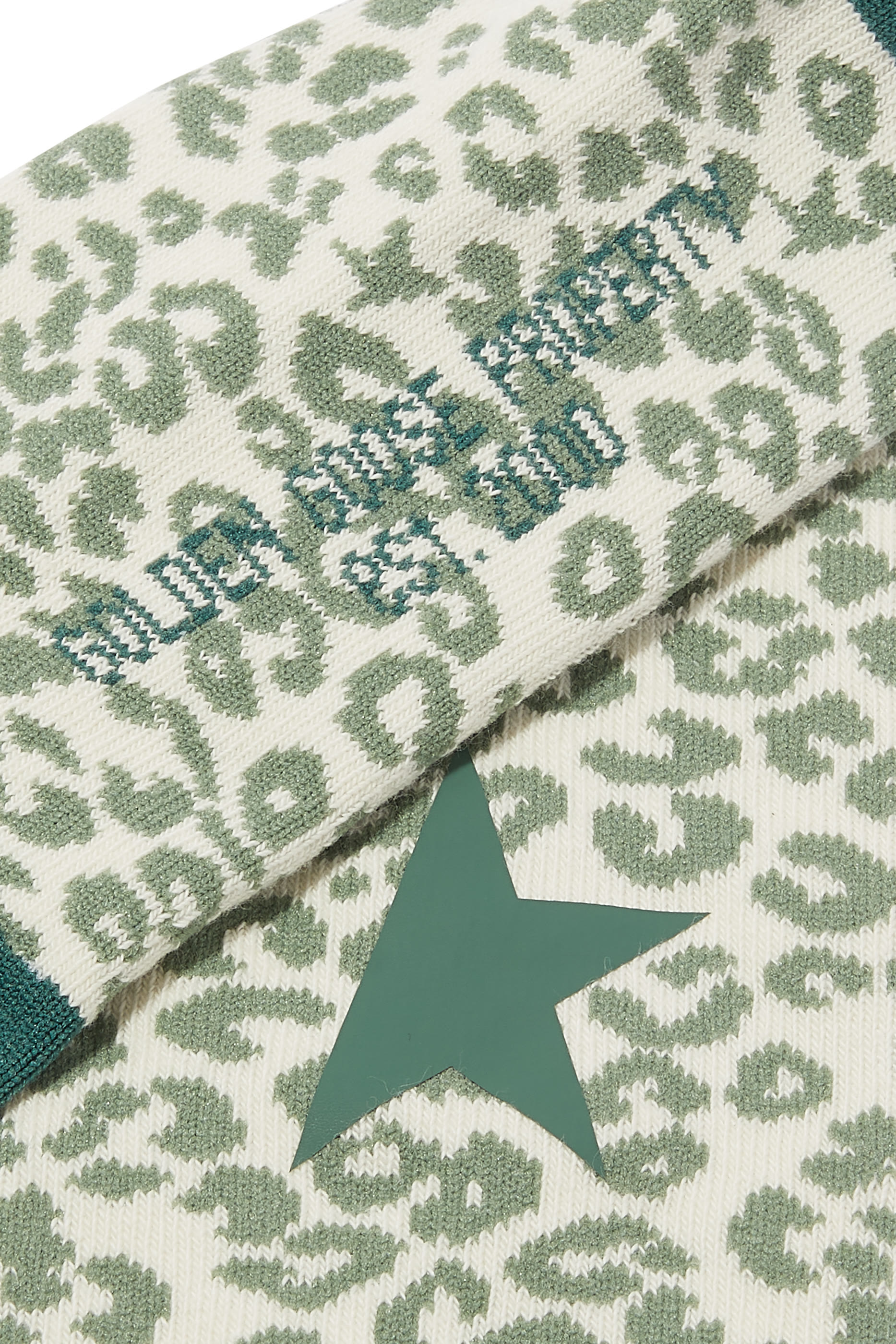 جوارب بطبعات نجوم وحيوان