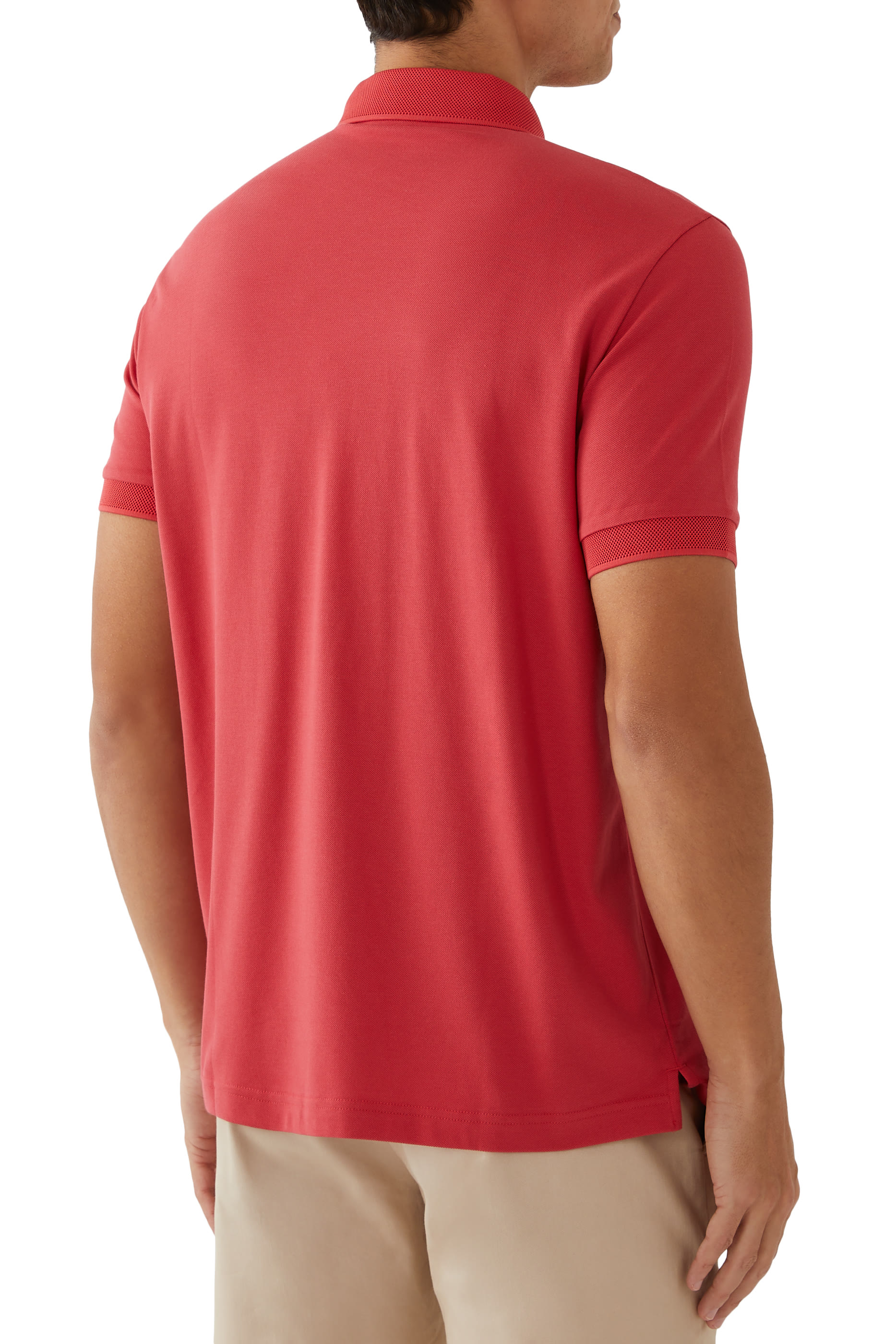 قميص بولو بقصة ضيقة وشعار الماركة