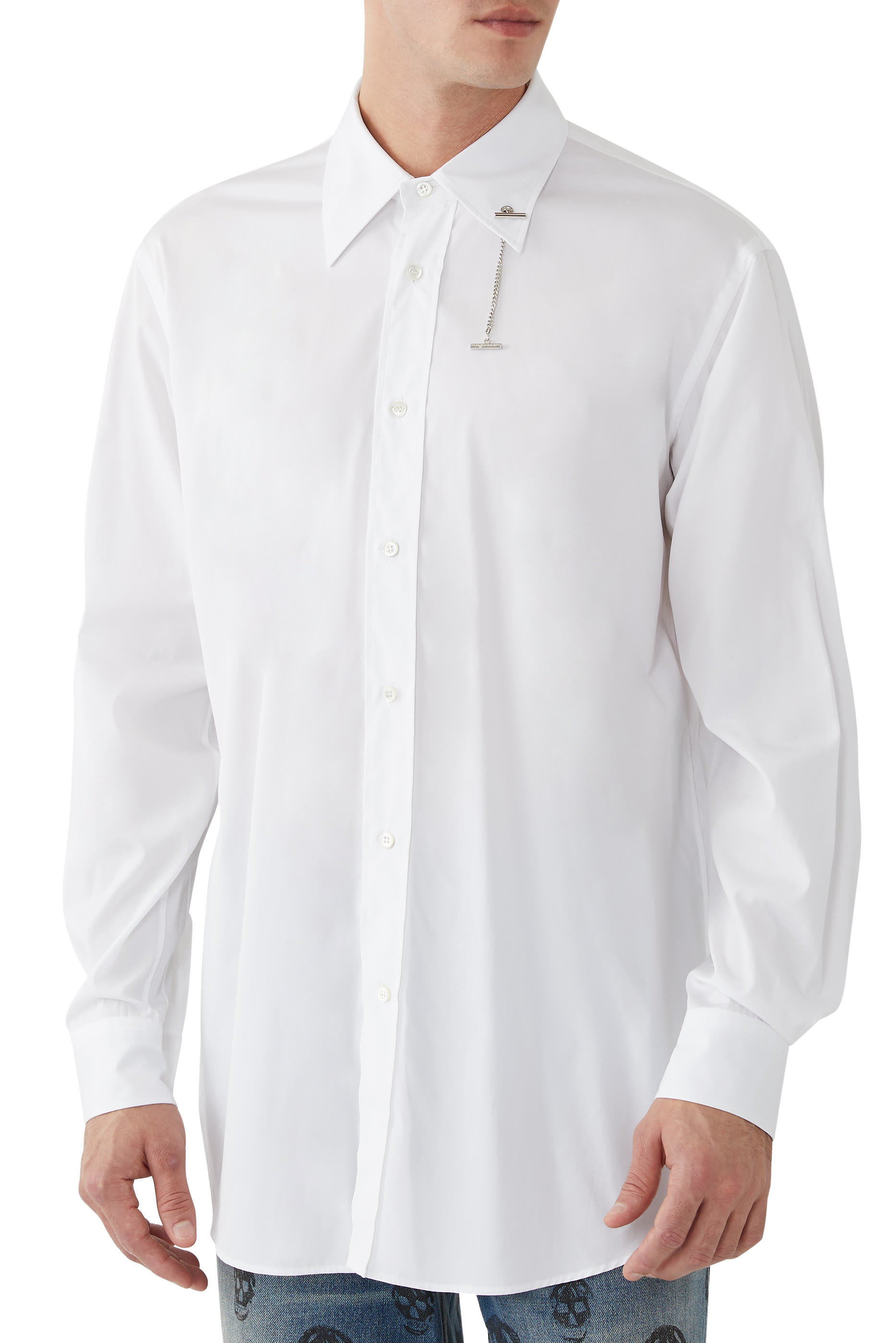 قميص بسلسلة وحلية بتصميم قضيب