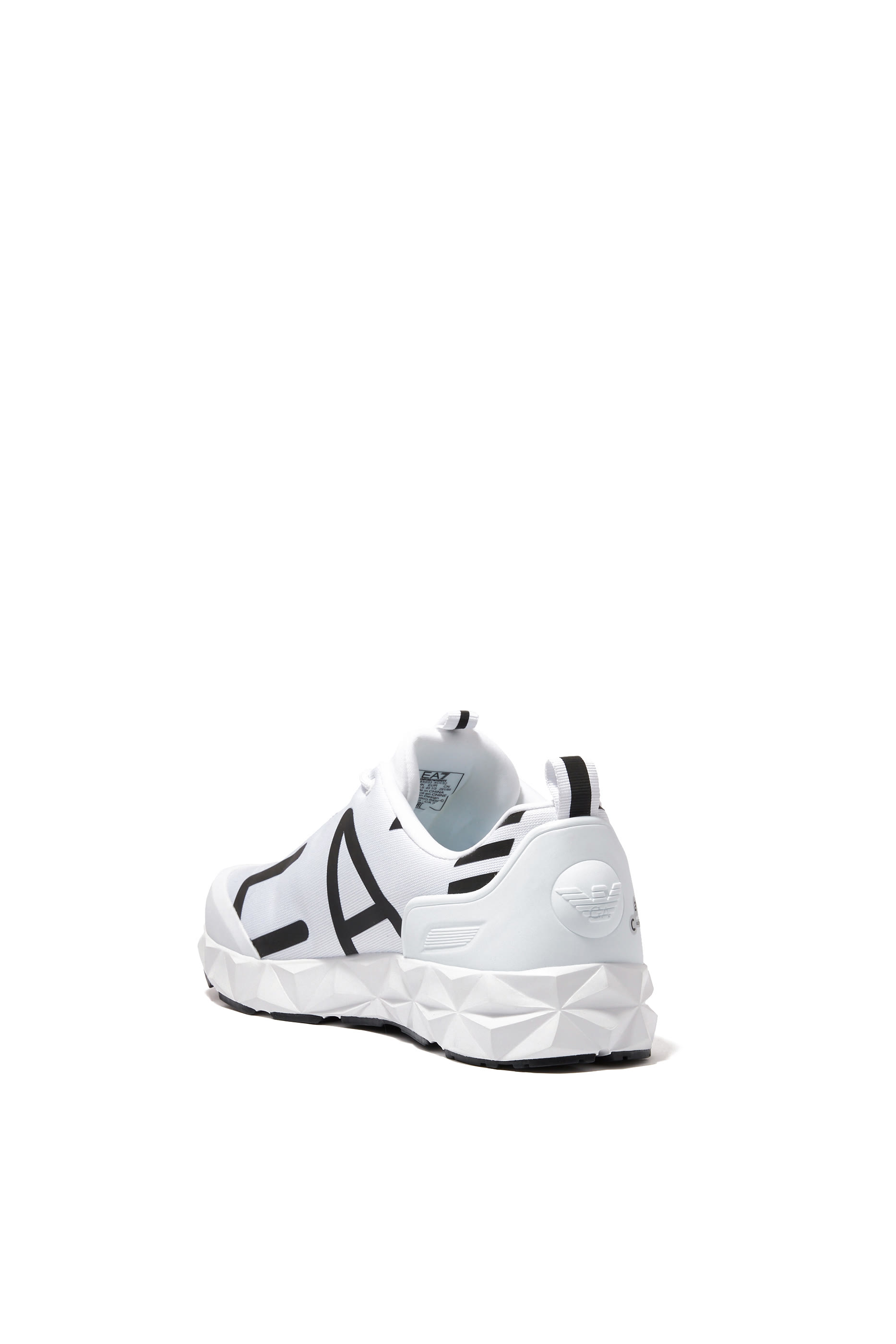 سنيكرز  ألتميت سي2 كومبات بشعار الماركة