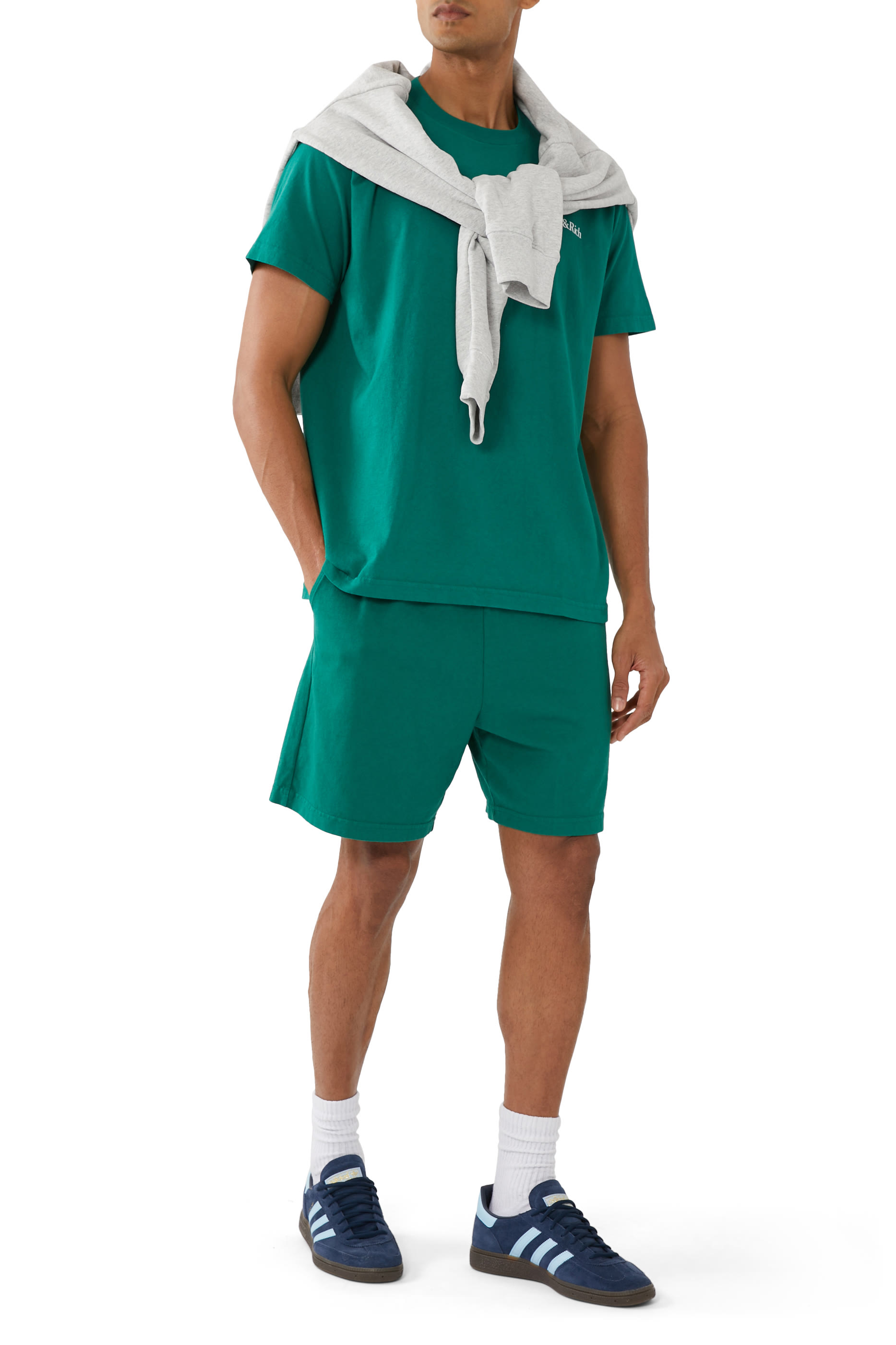 شورت رياضي بشعار الماركة