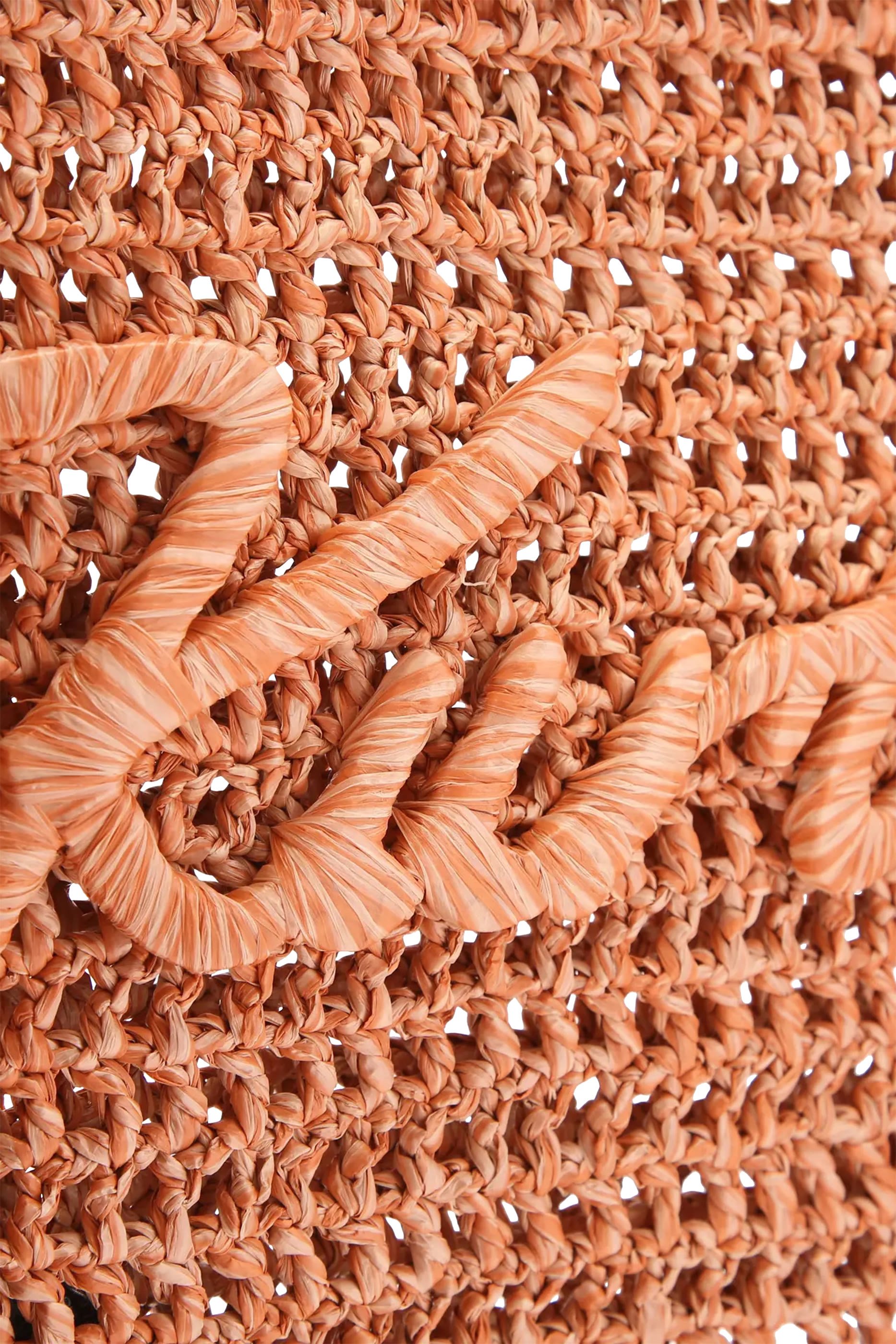 حقيبة يد صغيرة بشرابات